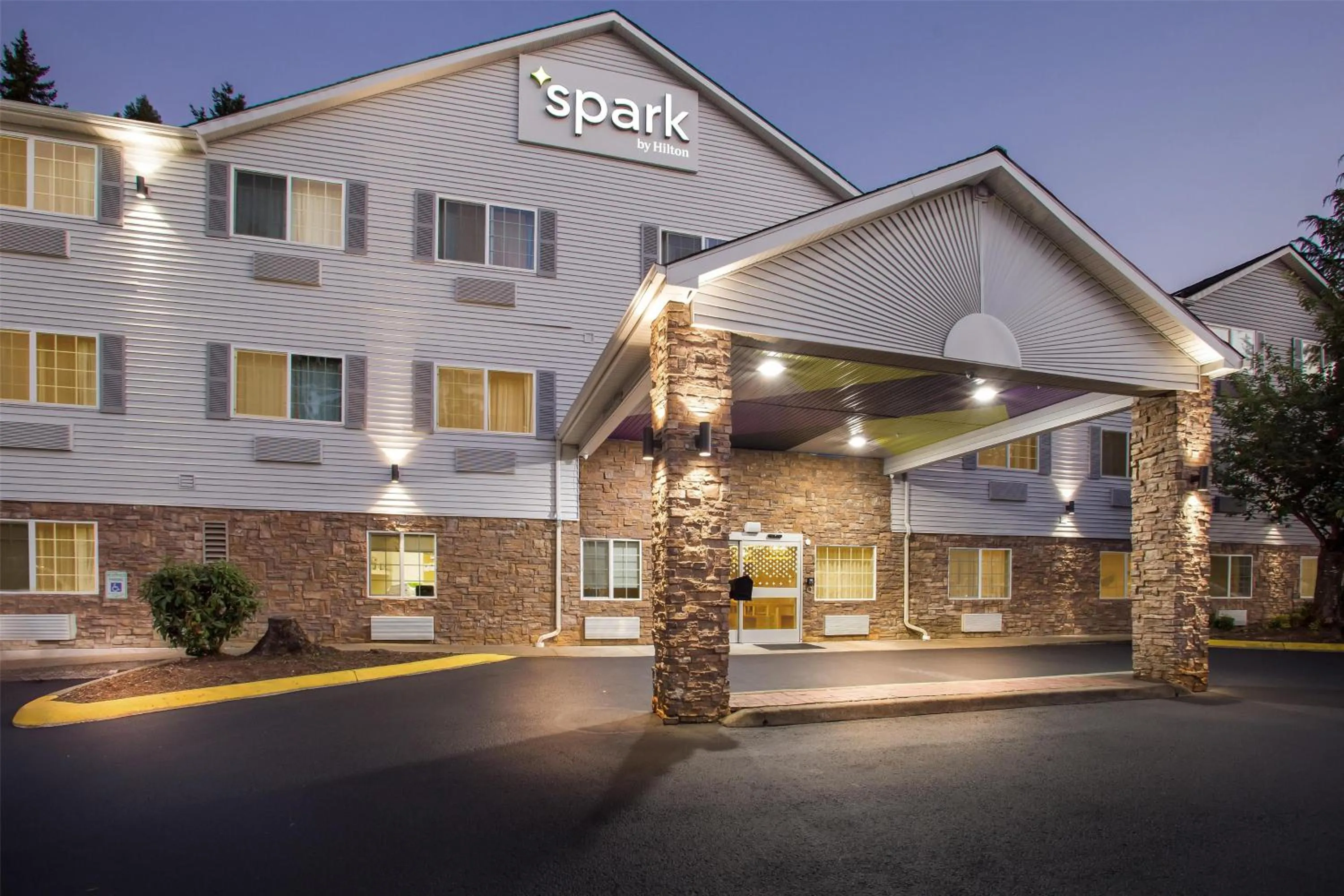 Property building in Spark by Hilton Tumwater