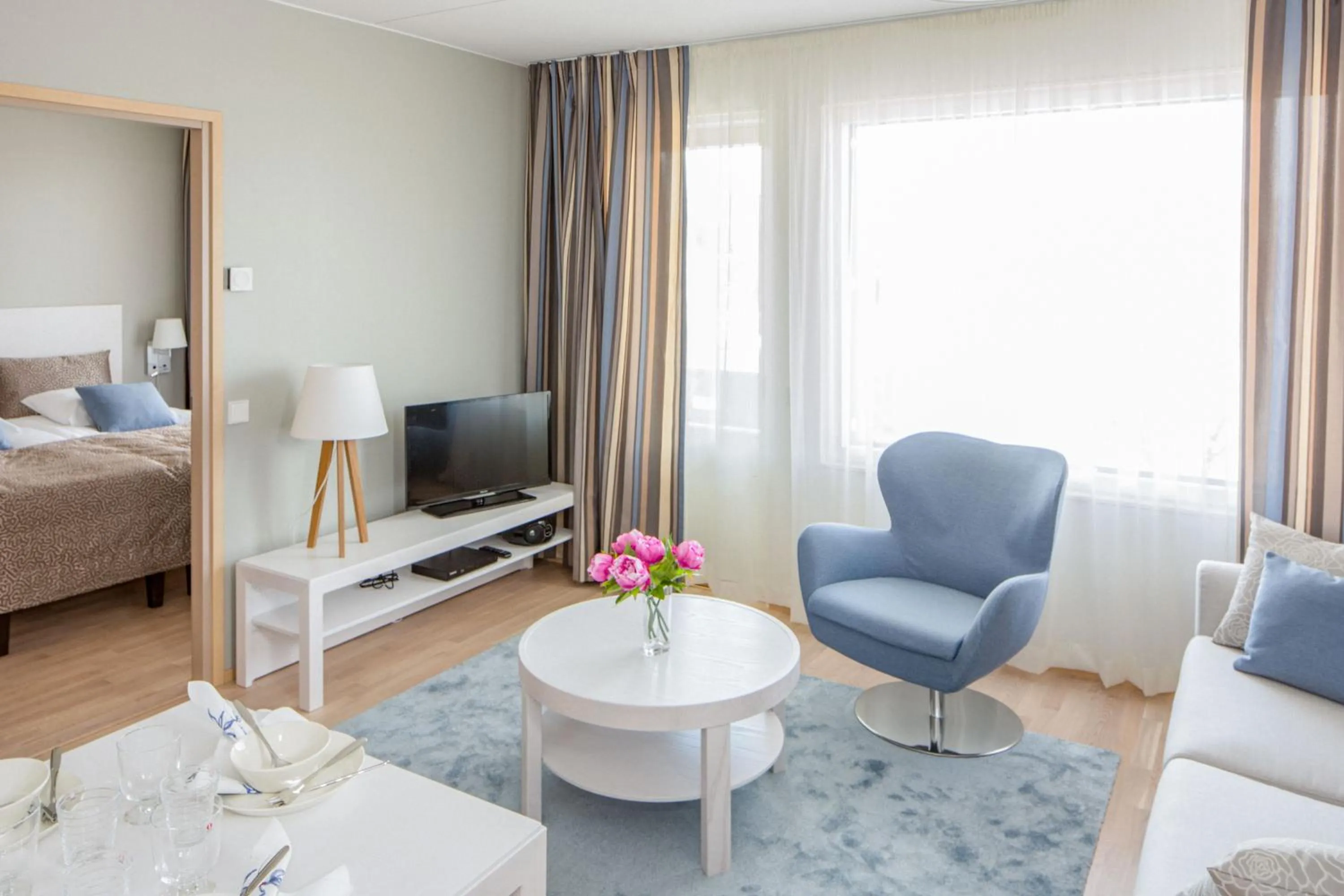 TV and multimedia, Bed in Holiday Club Turun Caribia Superior Apartments