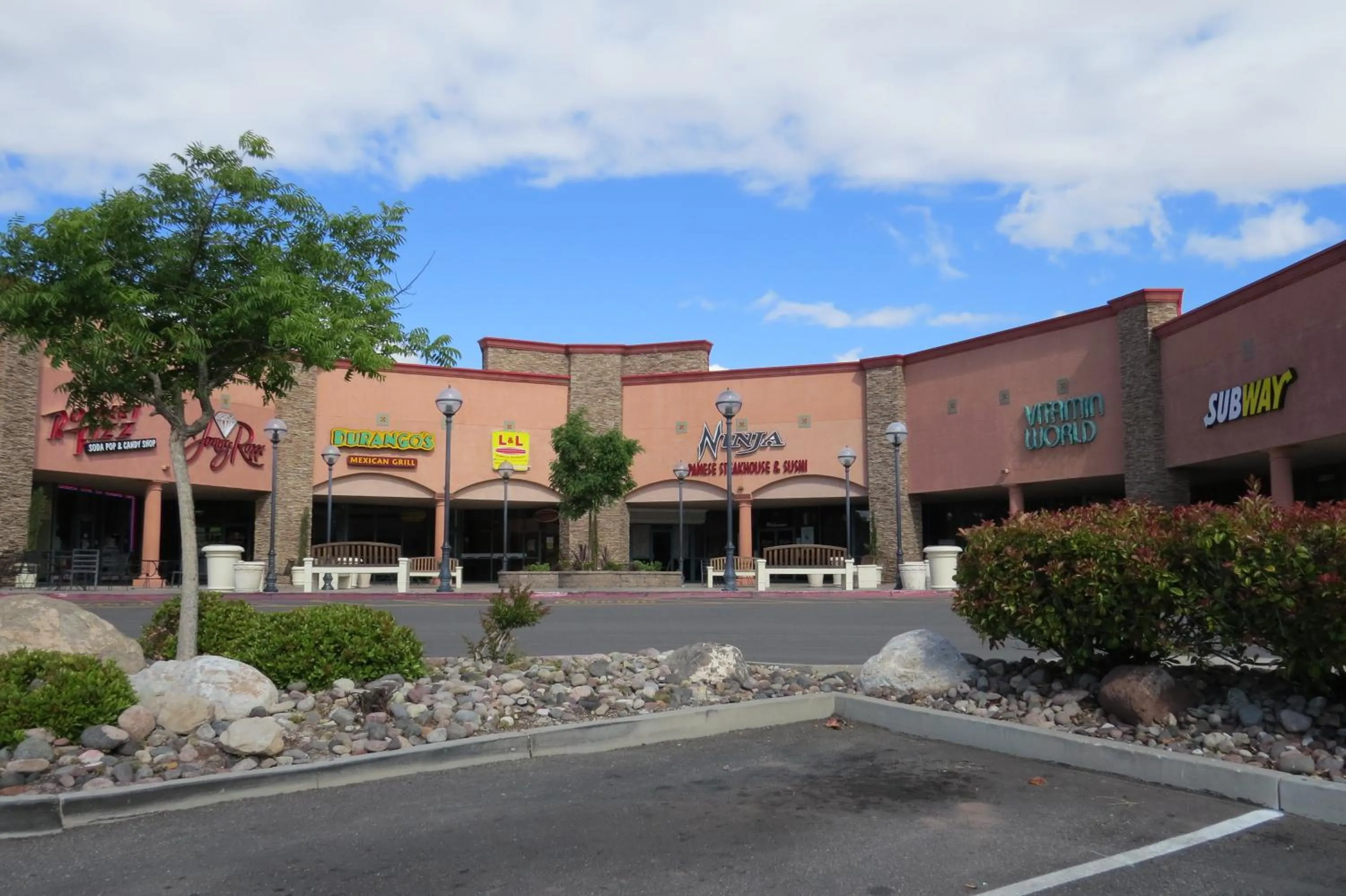 Restaurant/places to eat in America's Best Inn & Suites Saint George