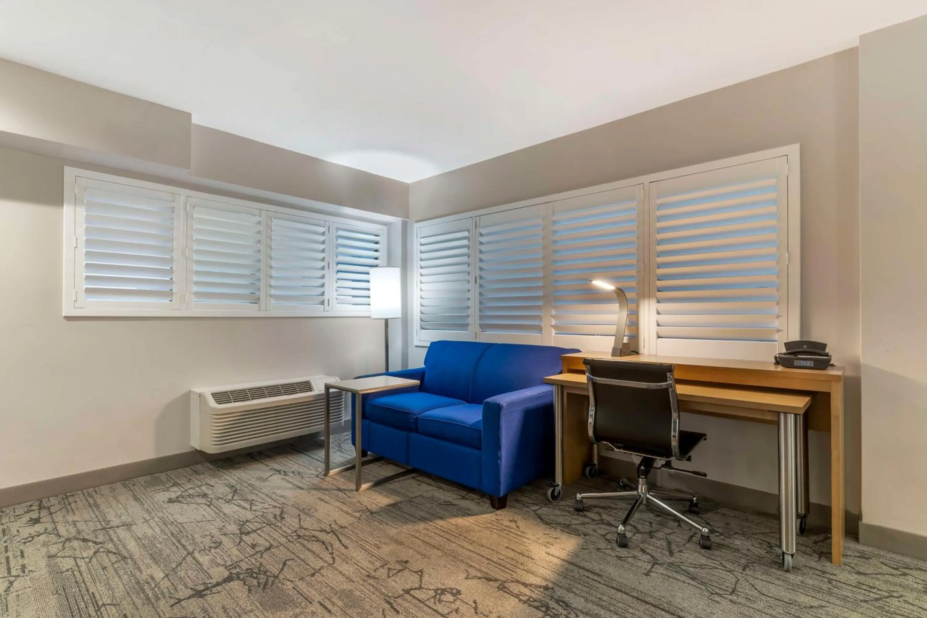 Bedroom in Best Western Red Coach Inn