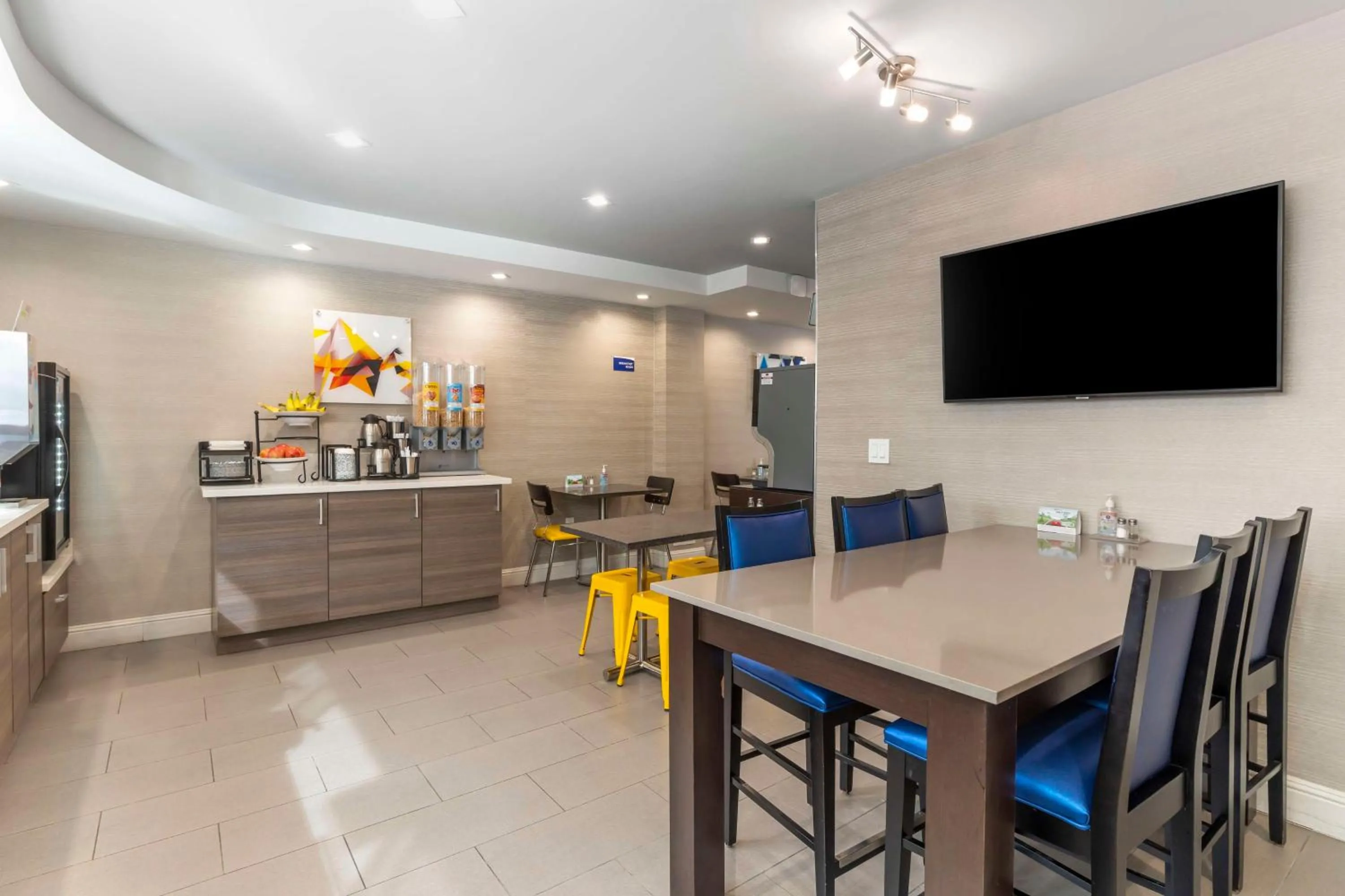 Breakfast in Best Western Red Coach Inn