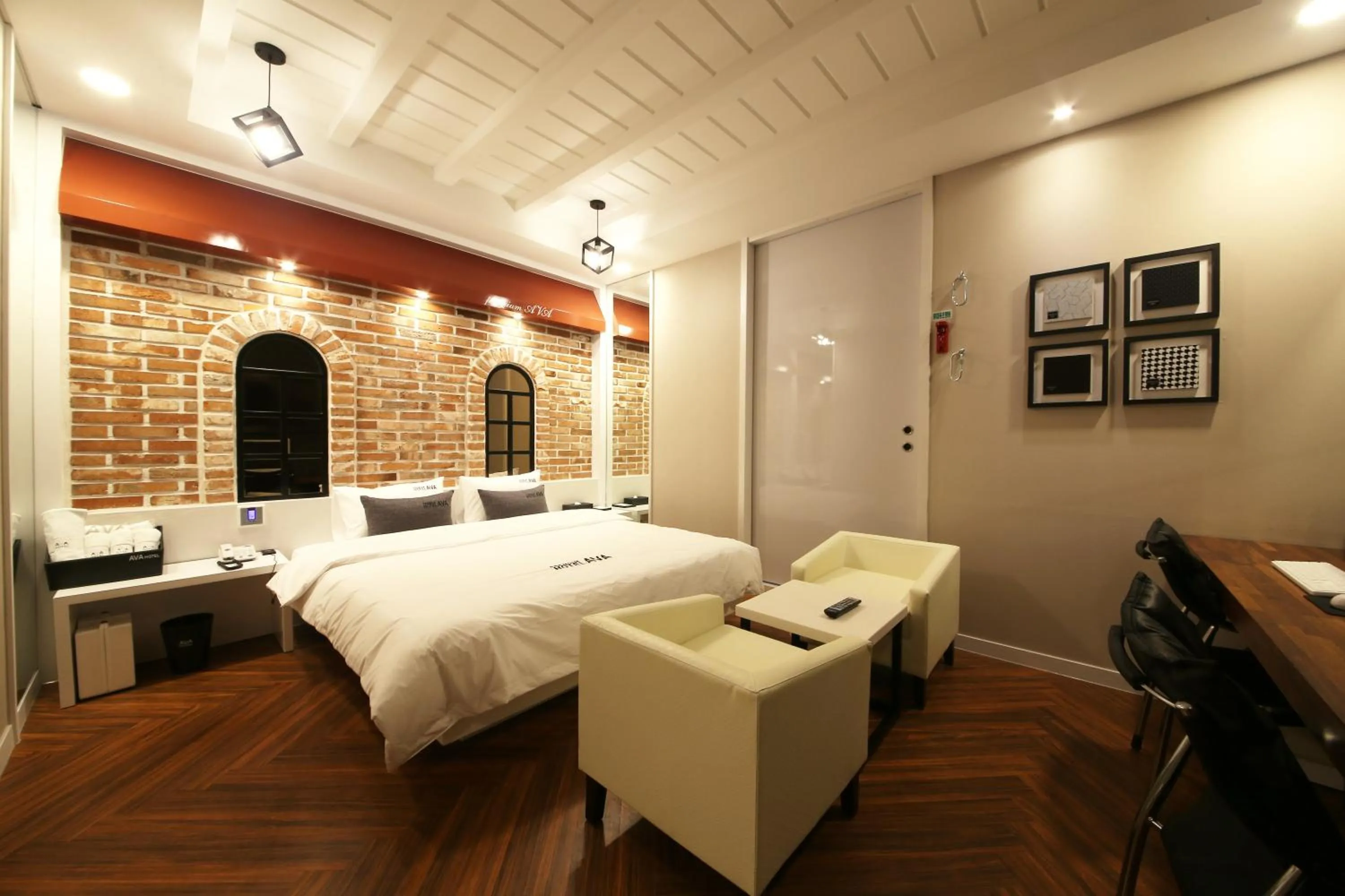 Bed in Premium Ava Hotel