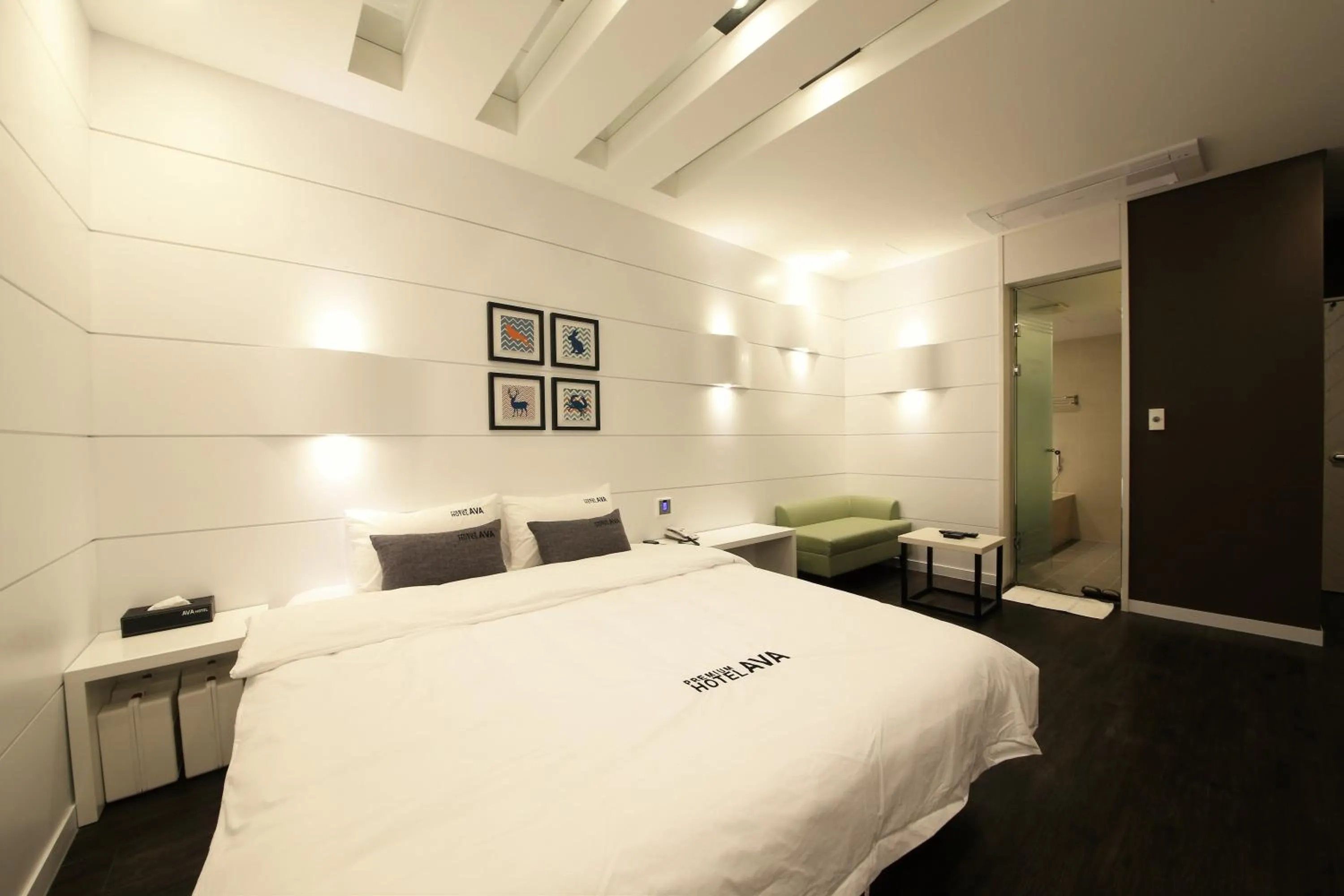 Bed in Premium Ava Hotel