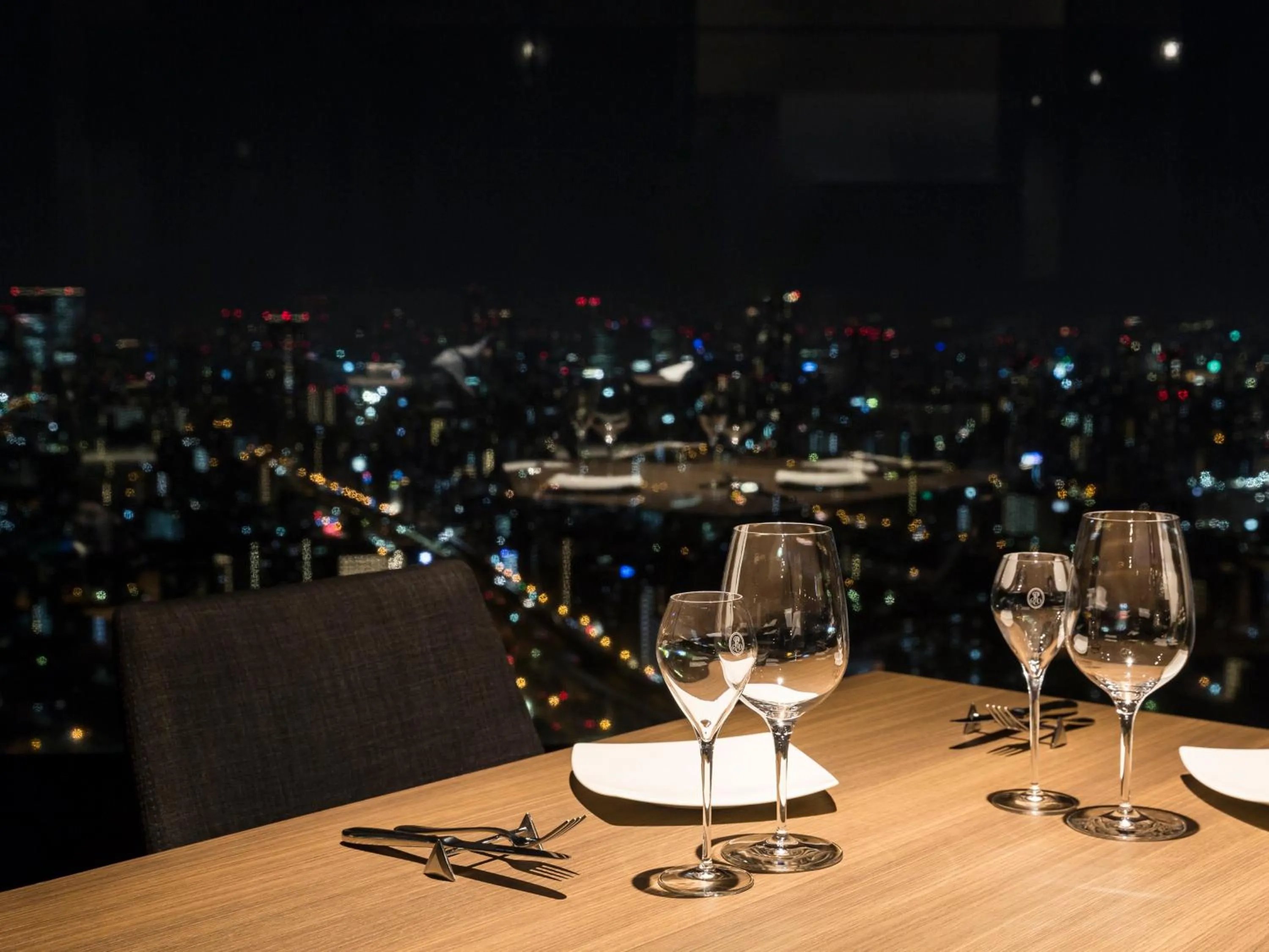 Restaurant/places to eat in Art Hotel Osaka Bay Tower
