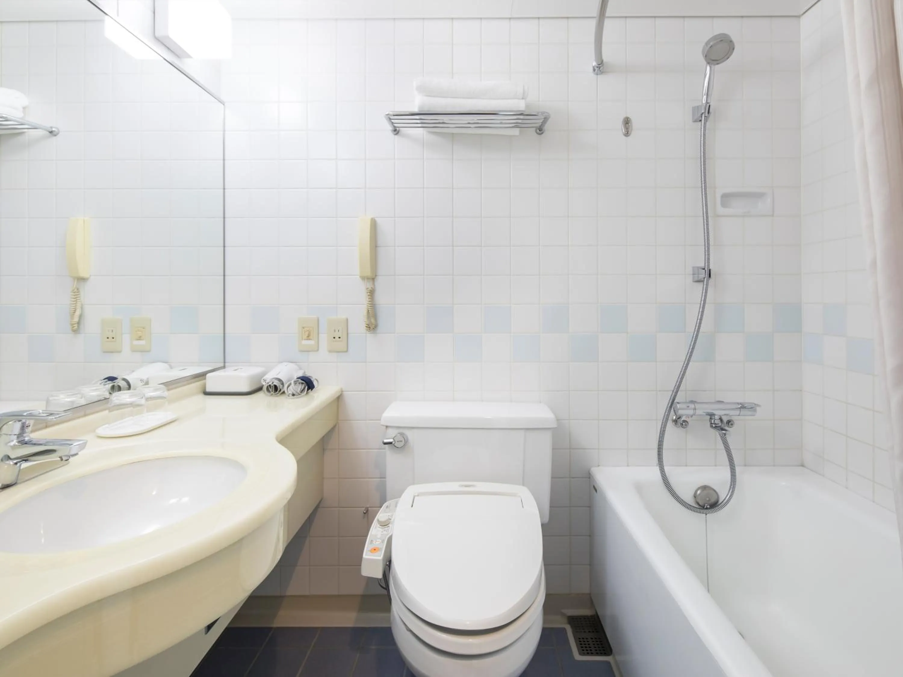 Toilet in Art Hotel Osaka Bay Tower