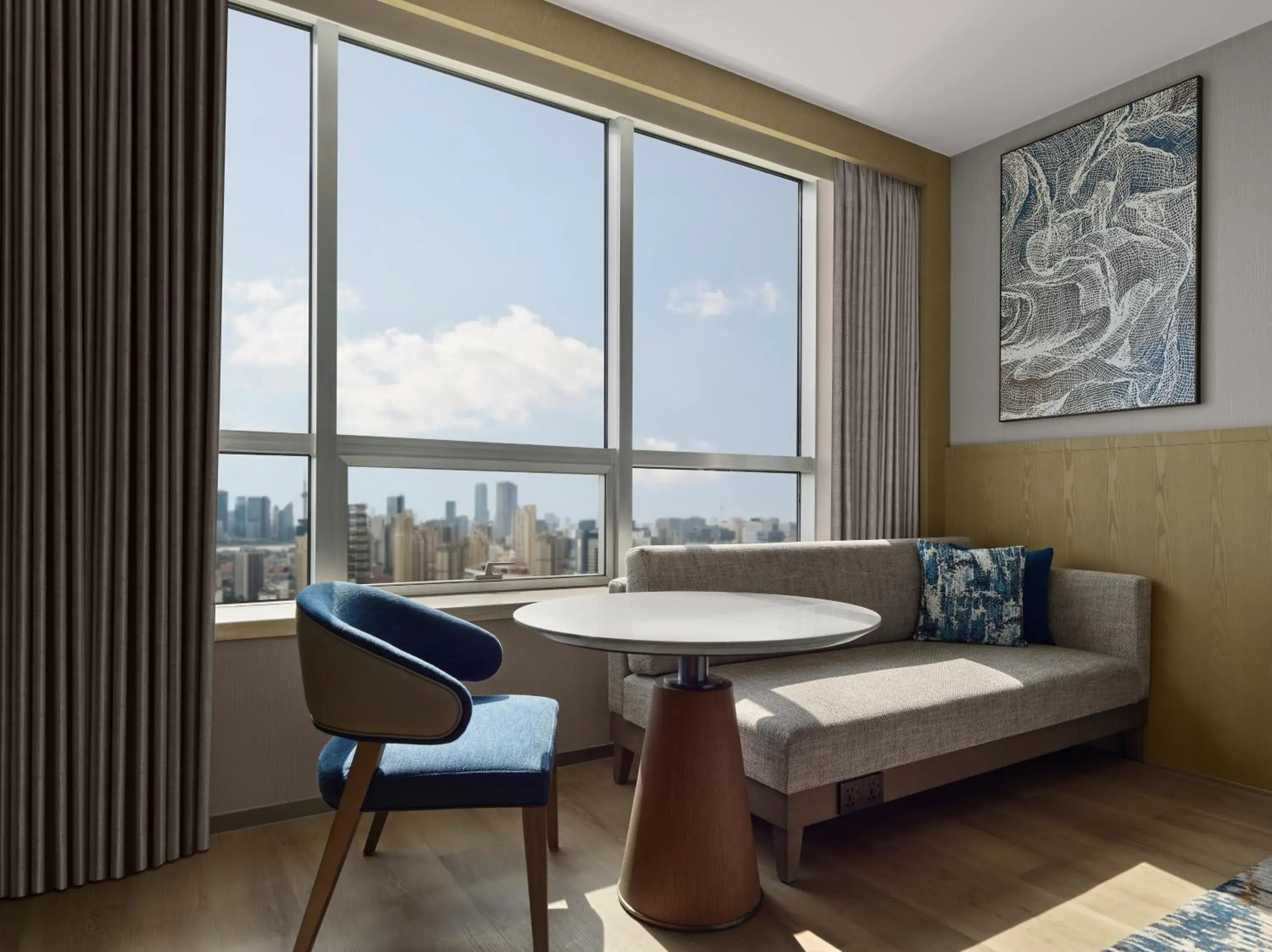 Superior Double Room with Two Double Beds and River View in Shanghai Marriott Hotel Yangpu Riverside Superior Double Room with Two Double Beds and River View in Shanghai Marriott Hotel Yangpu Riverside