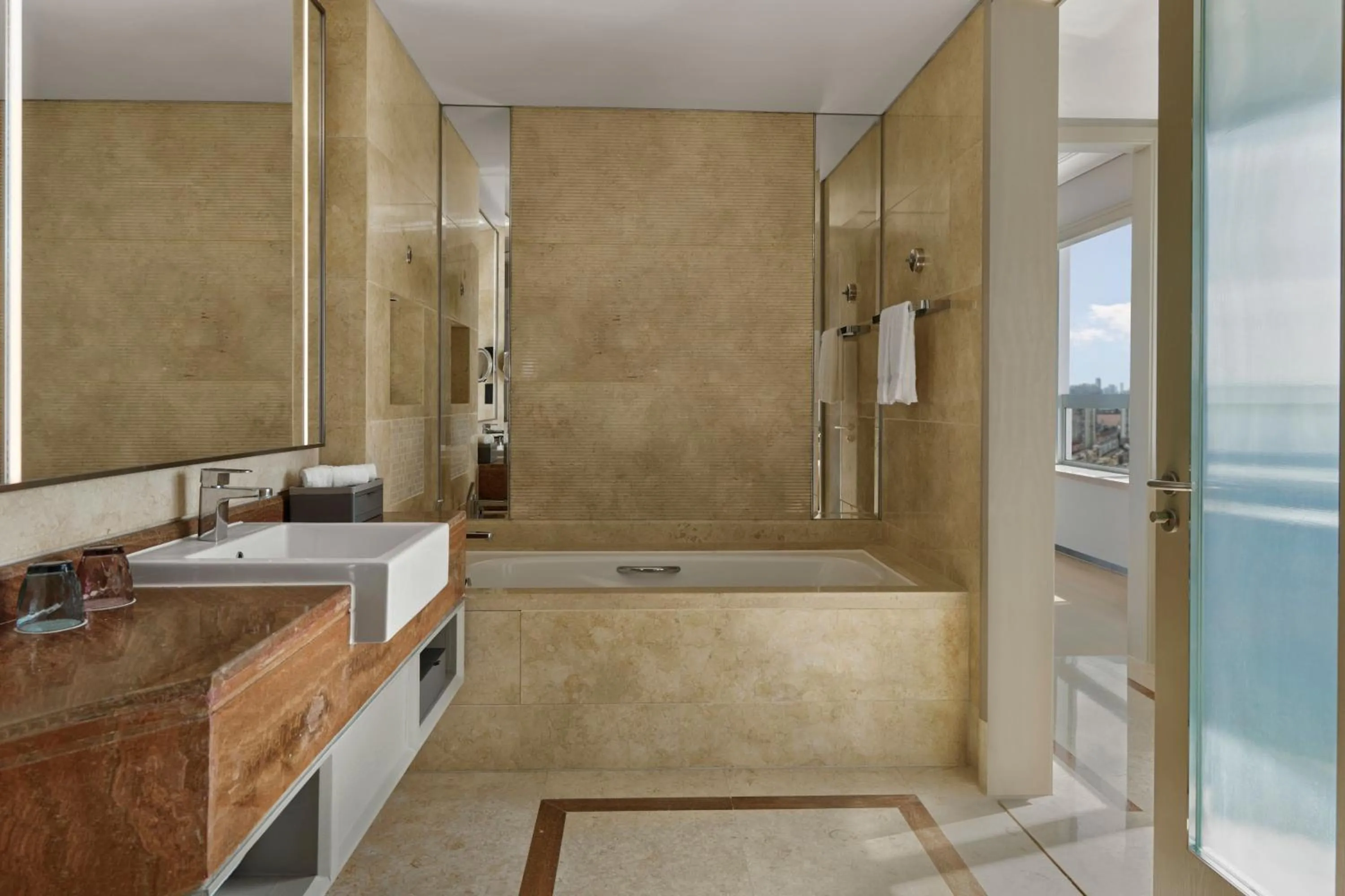 Bathroom in Shanghai Marriott Hotel Yangpu Riverside