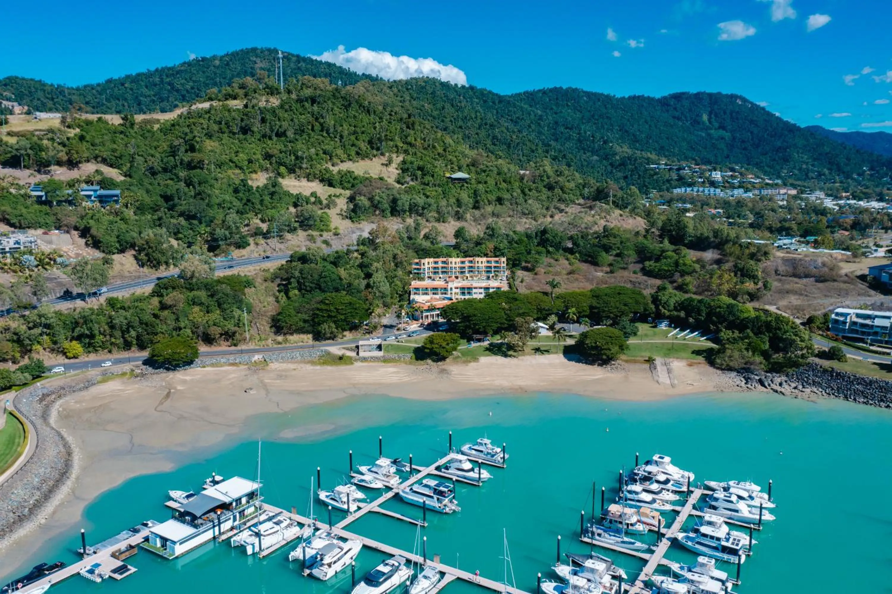 Property building in Shingley Beach Resort - Whitsundays