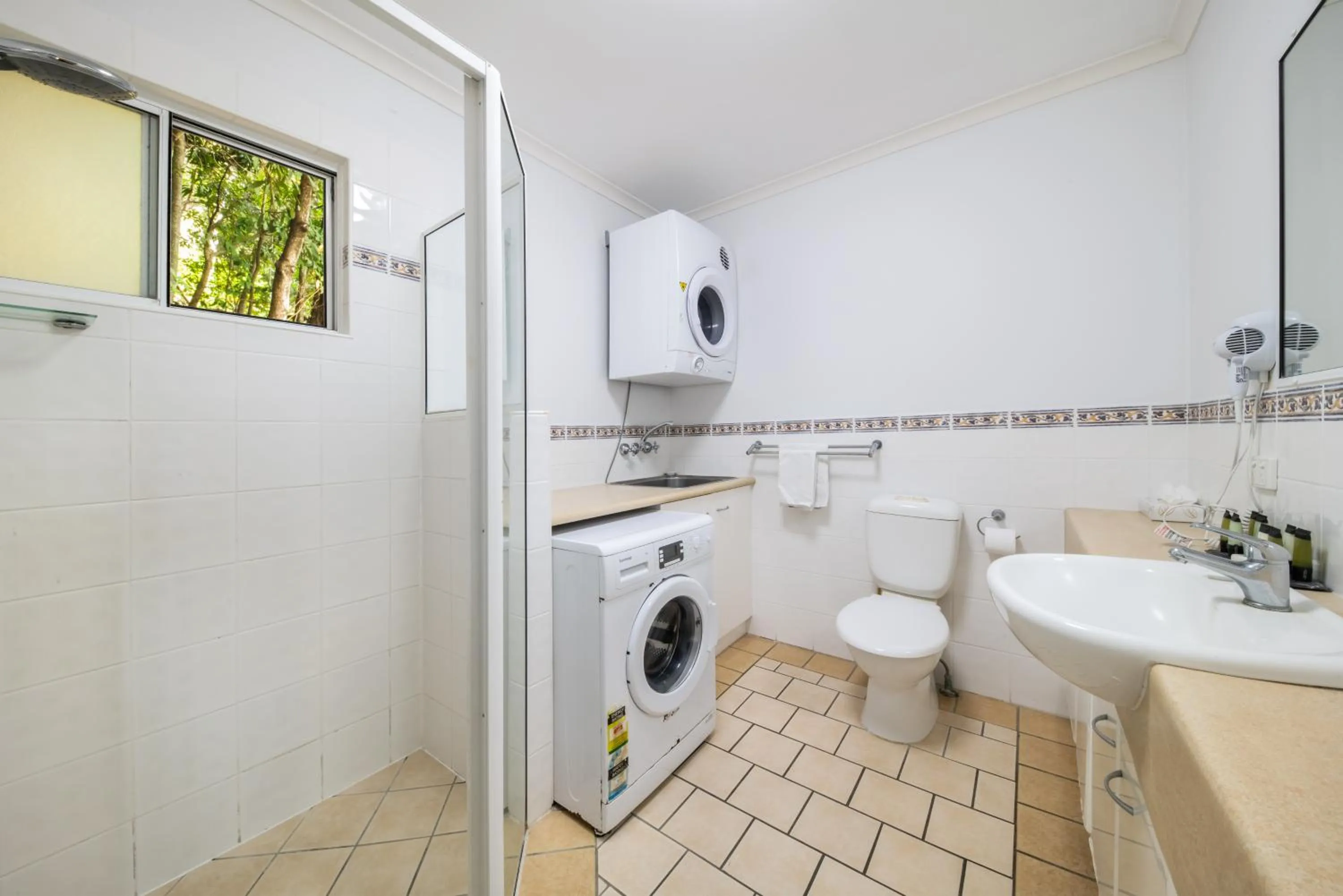 Shower in Shingley Beach Resort - Whitsundays