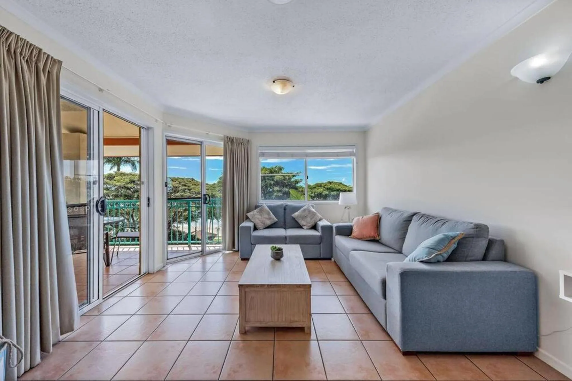 Living room in Shingley Beach Resort - Whitsundays
