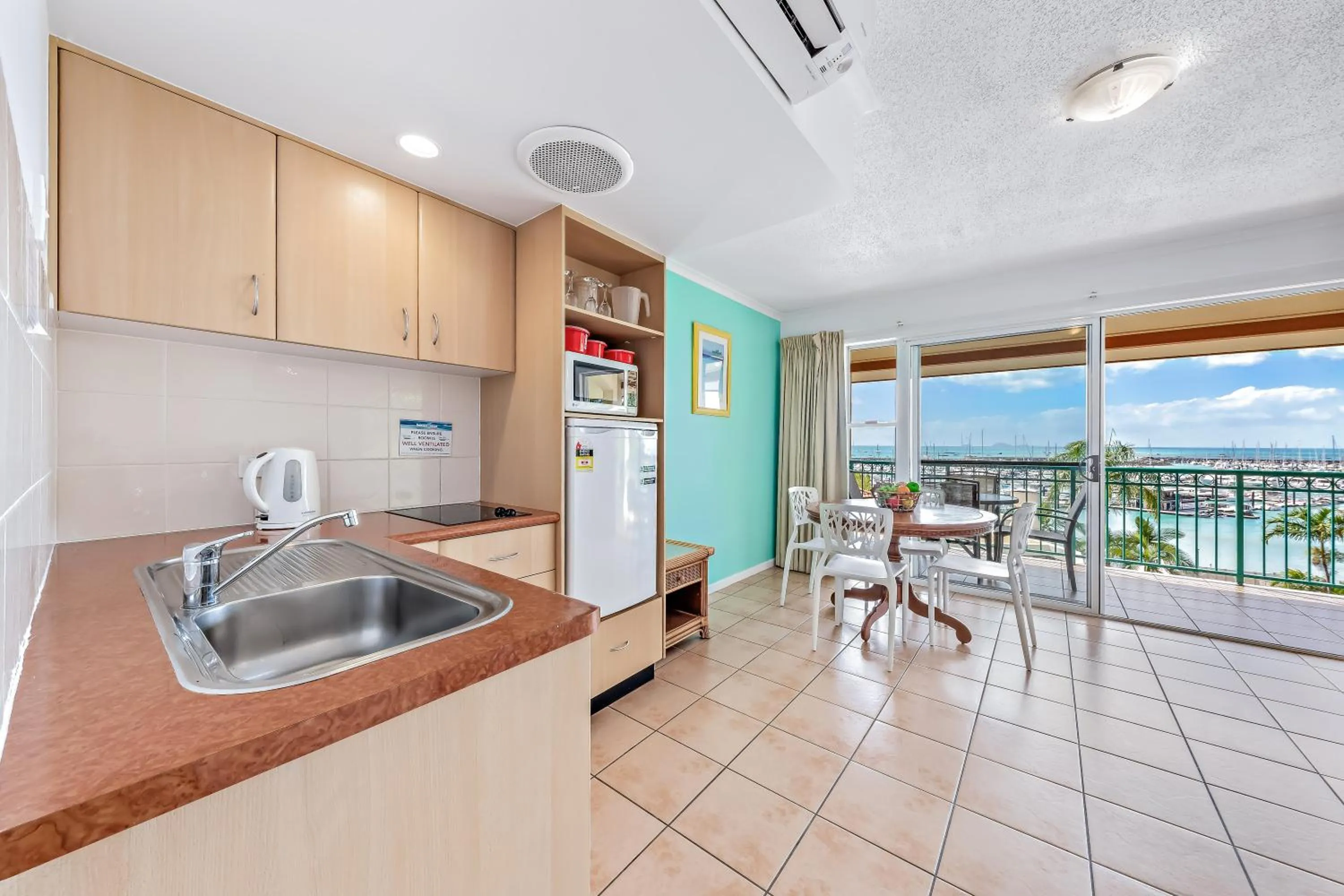 Dining area in Shingley Beach Resort - Whitsundays