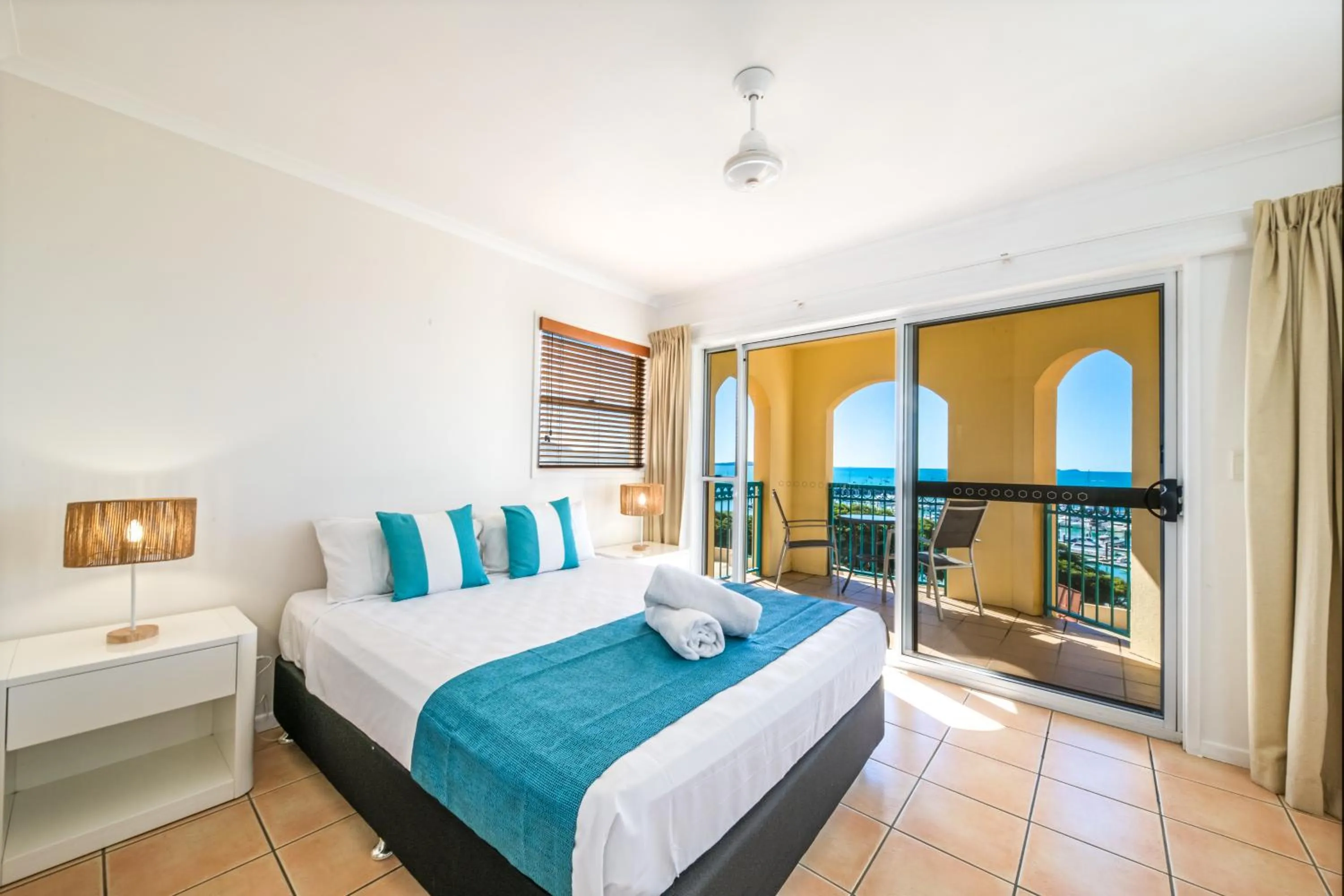 Balcony/Terrace, Bed in Shingley Beach Resort - Whitsundays