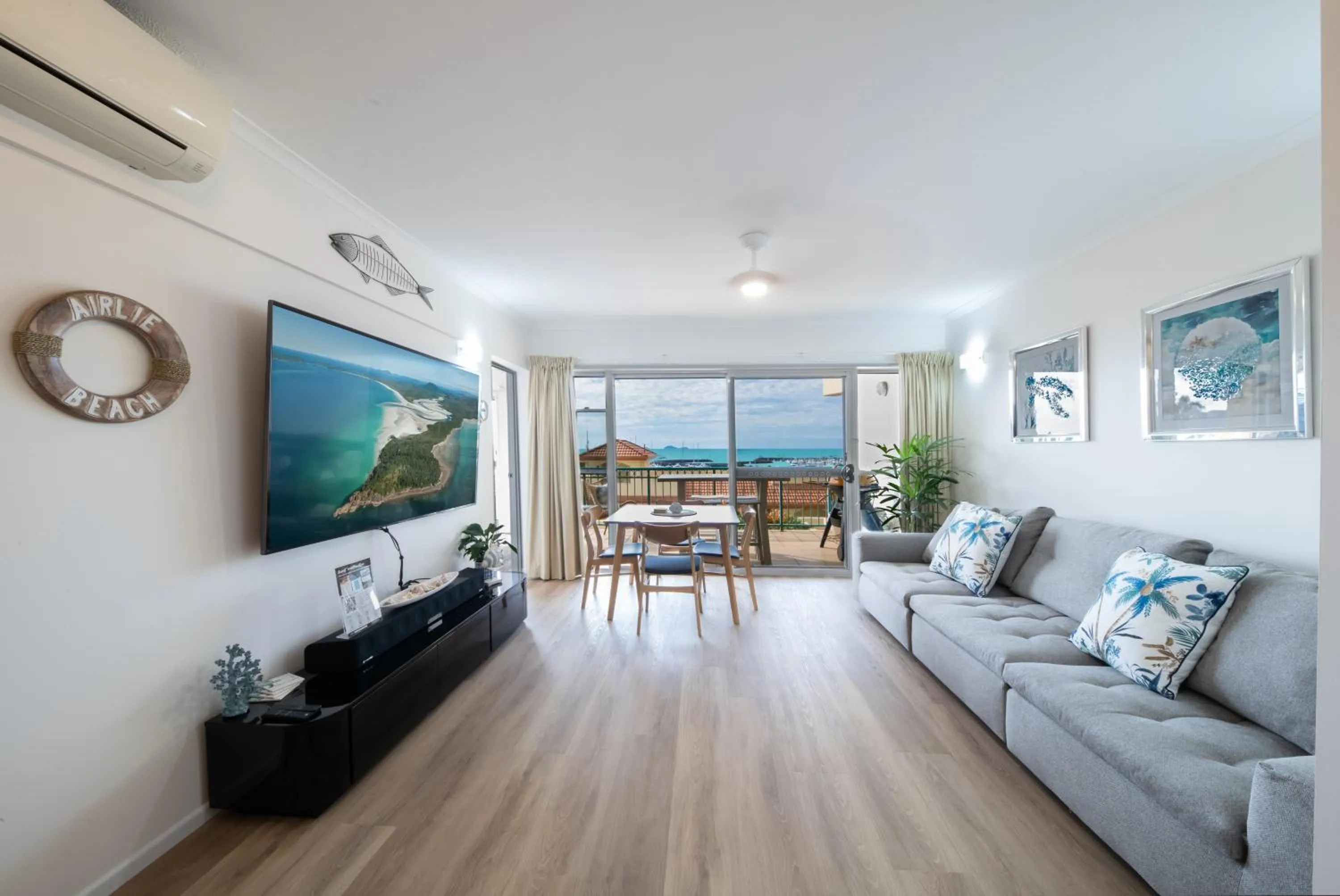 TV and multimedia in Shingley Beach Resort - Whitsundays