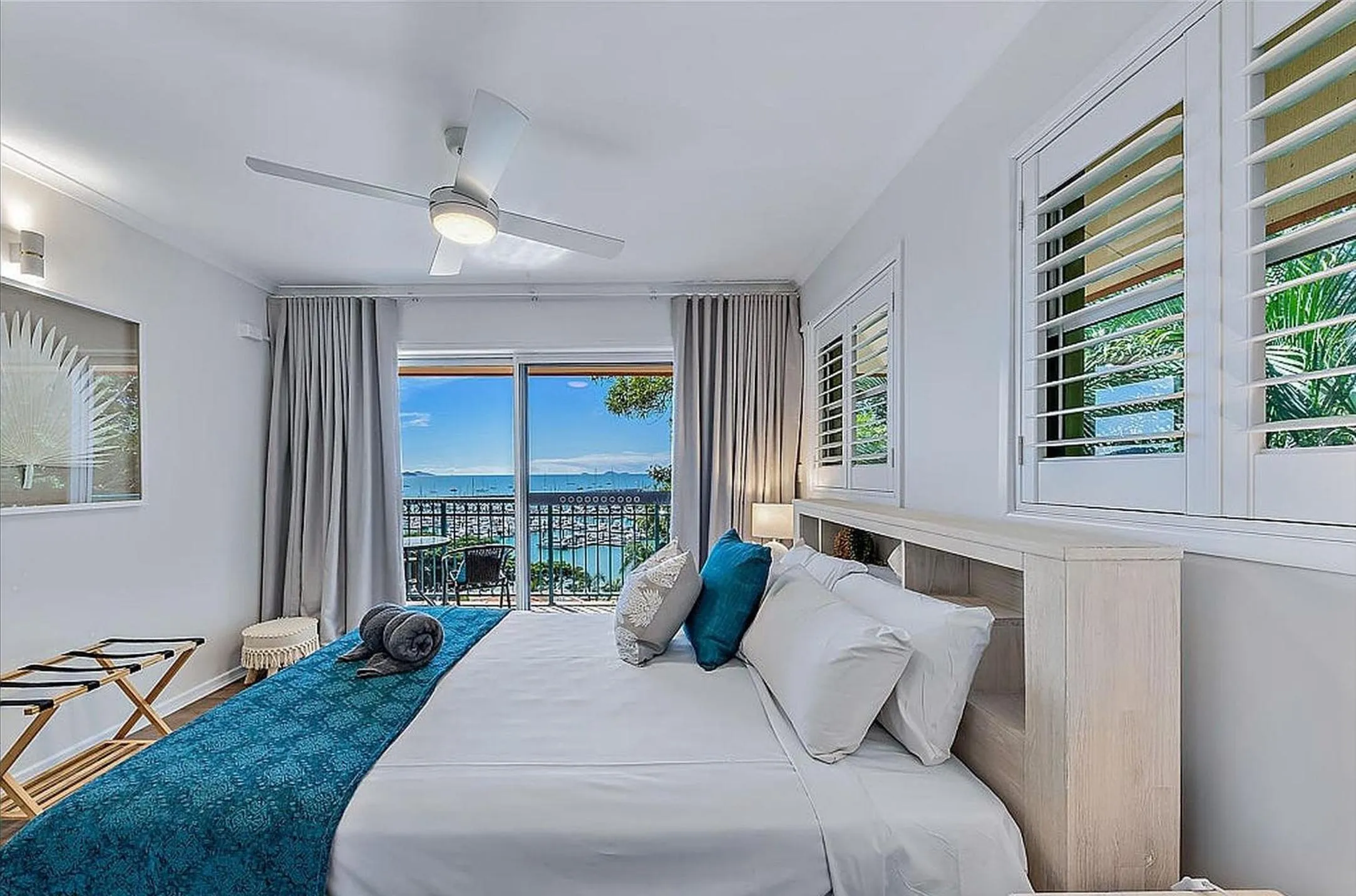 Bedroom, Bed in Shingley Beach Resort - Whitsundays
