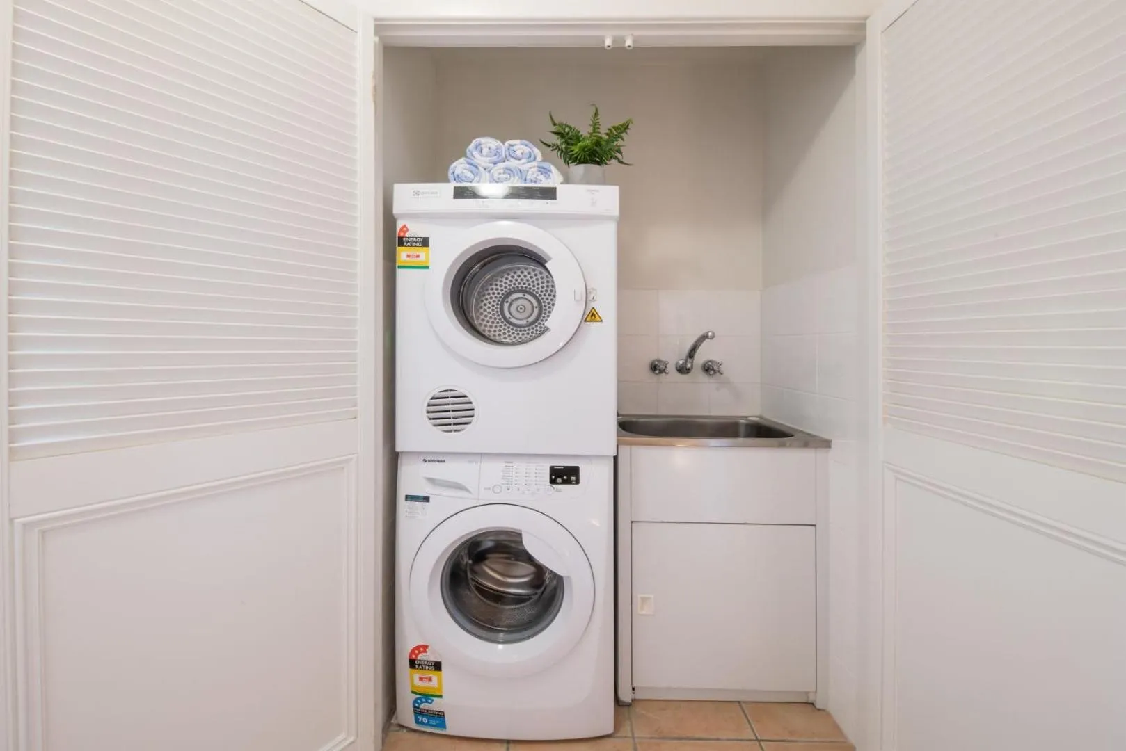 washing machine in Shingley Beach Resort - Whitsundays
