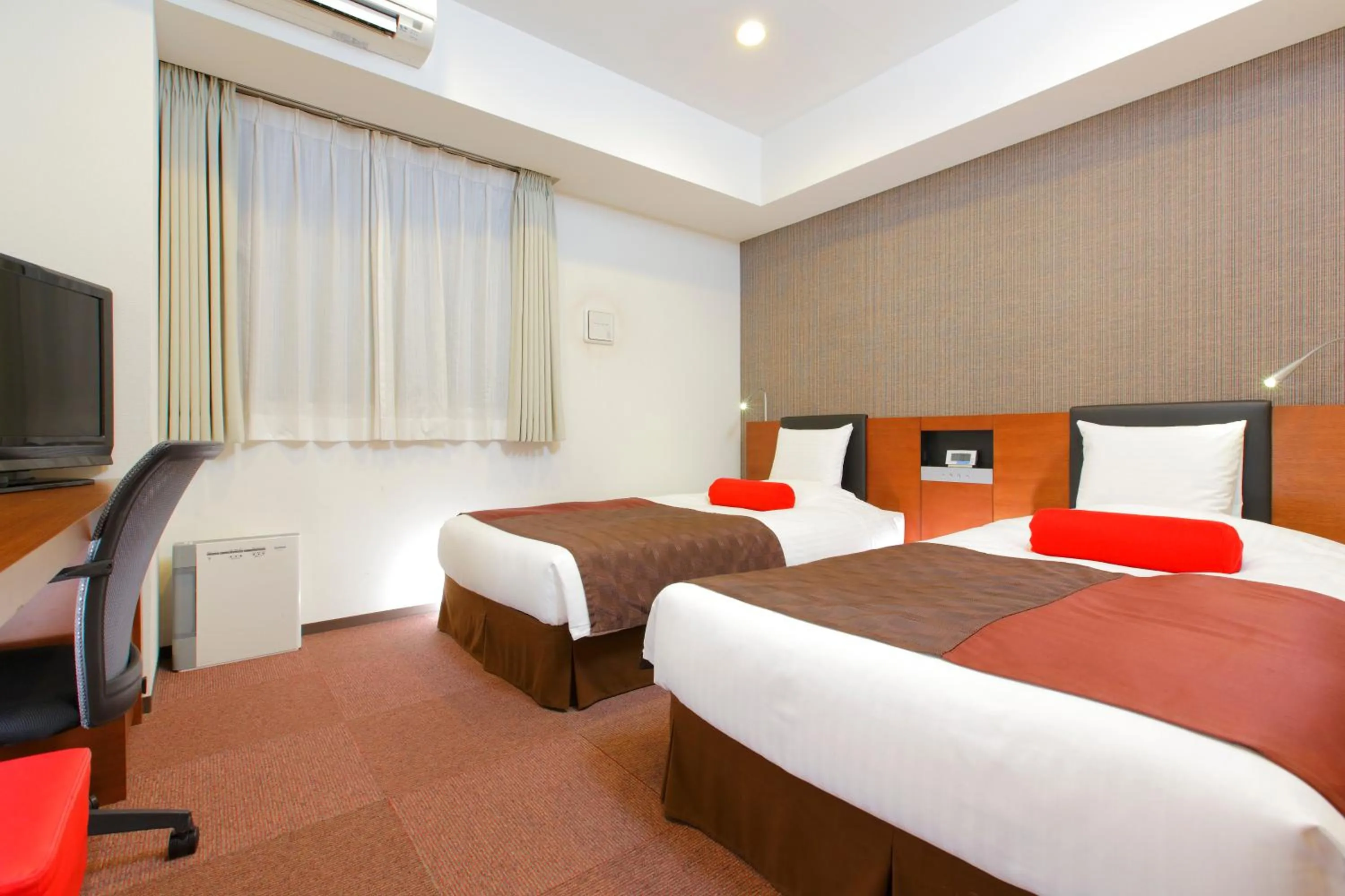 Photo of the whole room, Bed in HOTEL MYSTAYS Asakusabashi