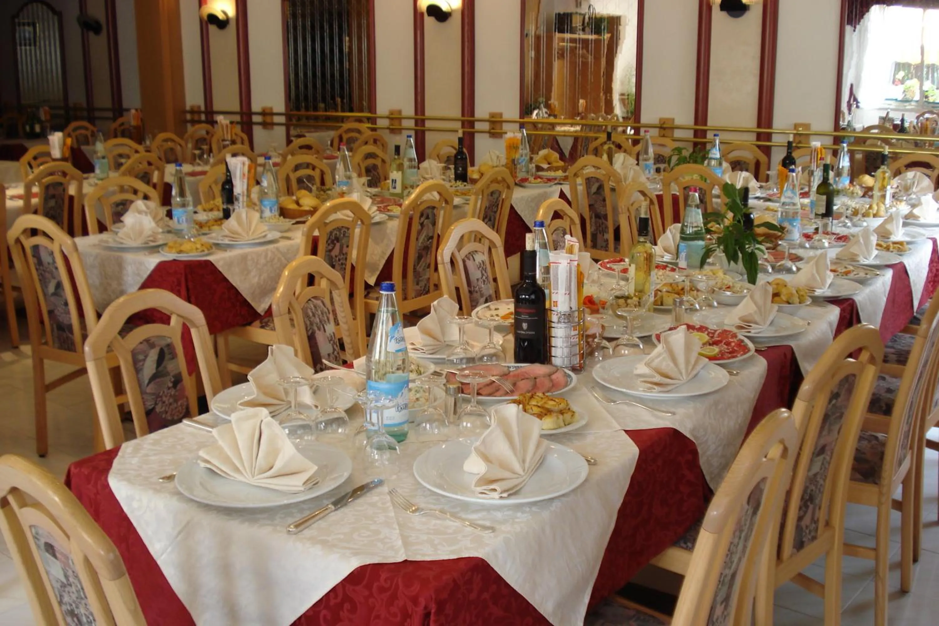 Restaurant/places to eat in Albergo Maggiorina