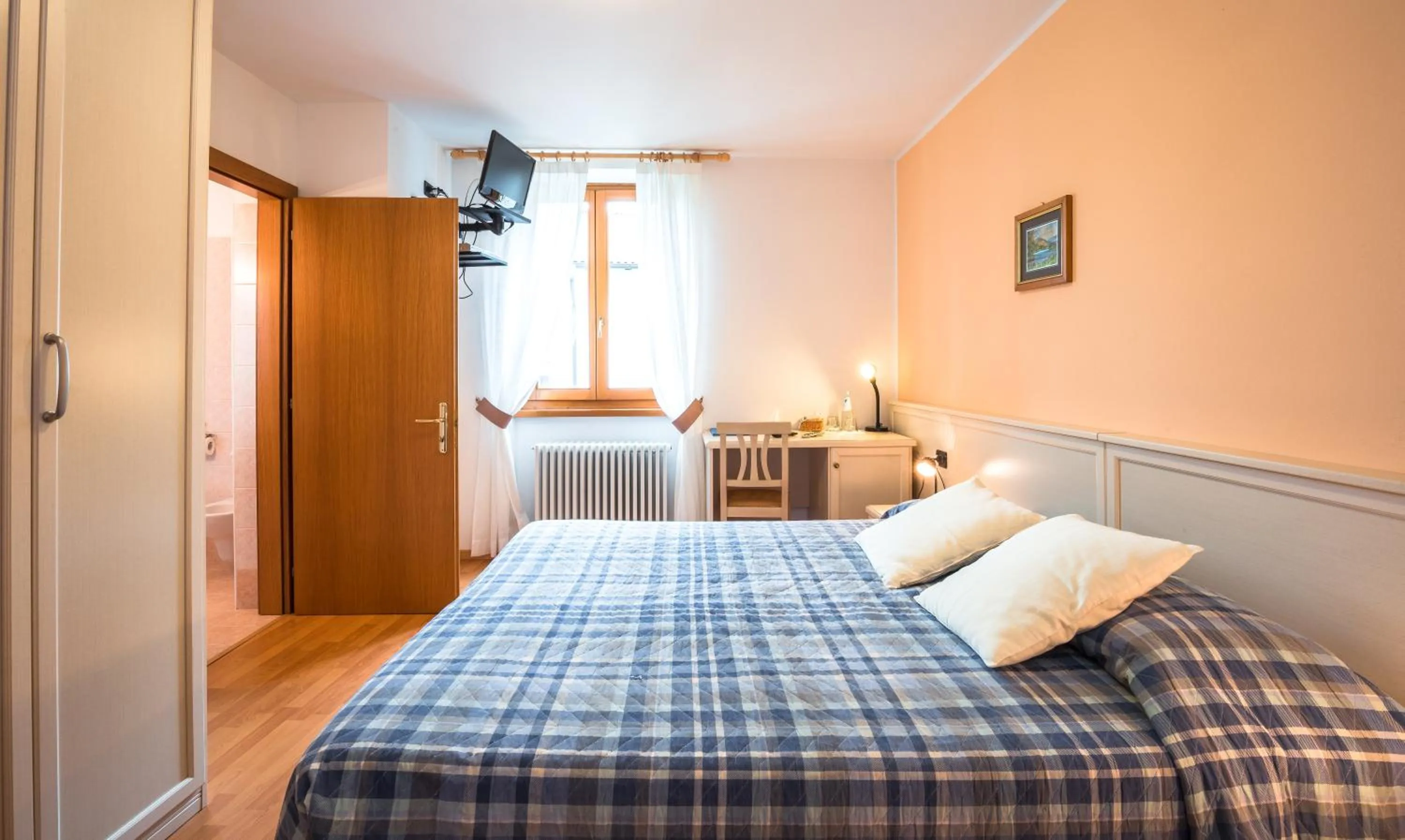 Photo of the whole room, Bed in Albergo Maggiorina