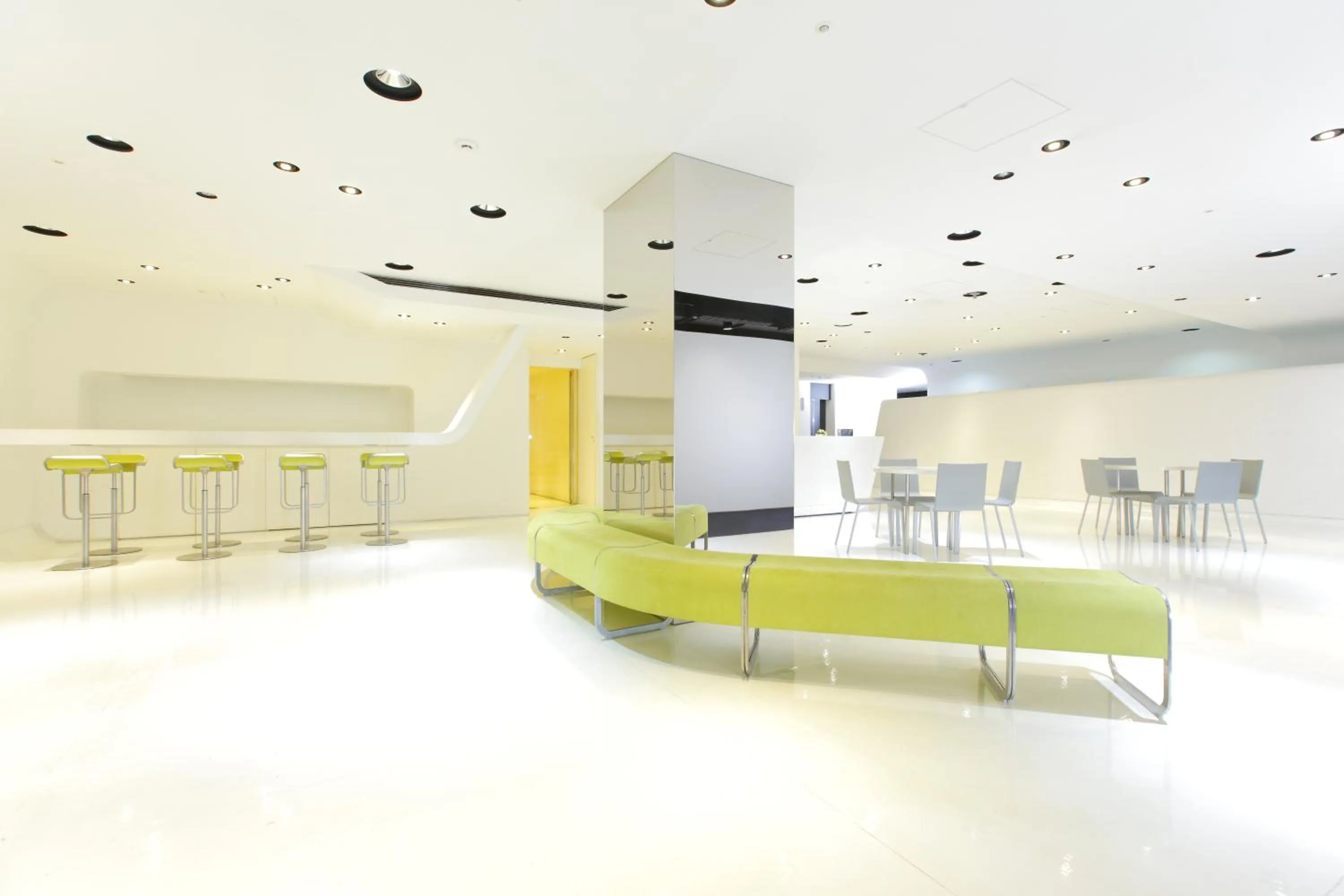 Communal lounge/ TV room in HOTEL MYSTAYS Ochanomizu Conference Center