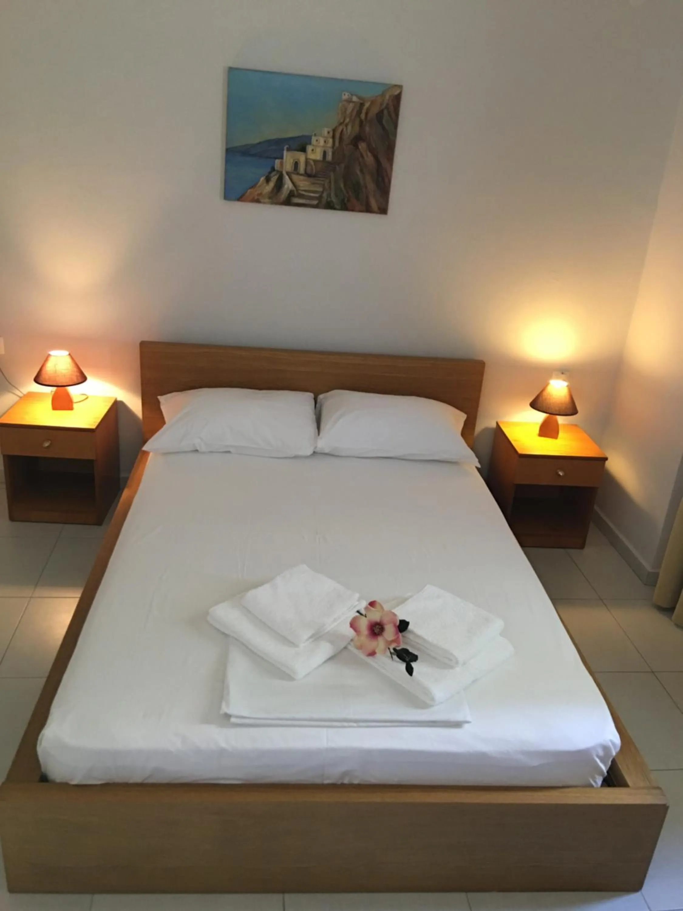 Bed in Heraklion Old Port Apartments