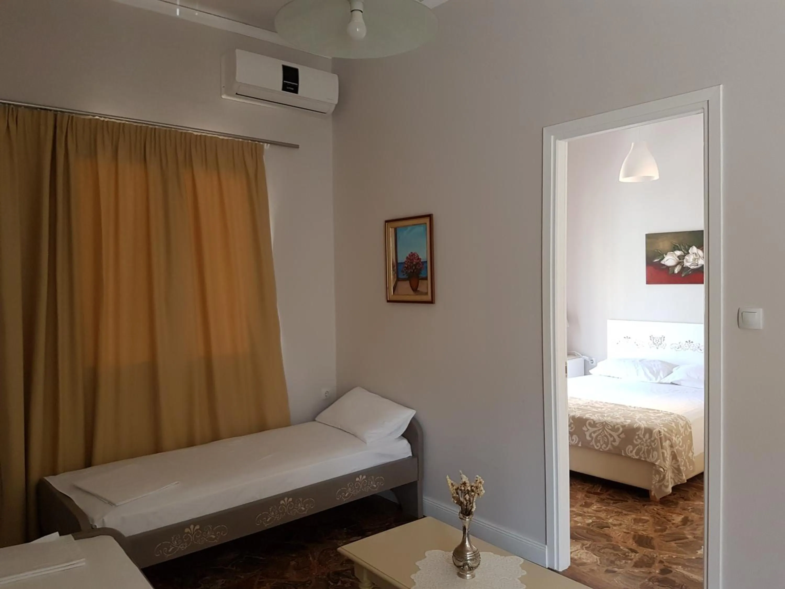 Bed in Heraklion Old Port Apartments