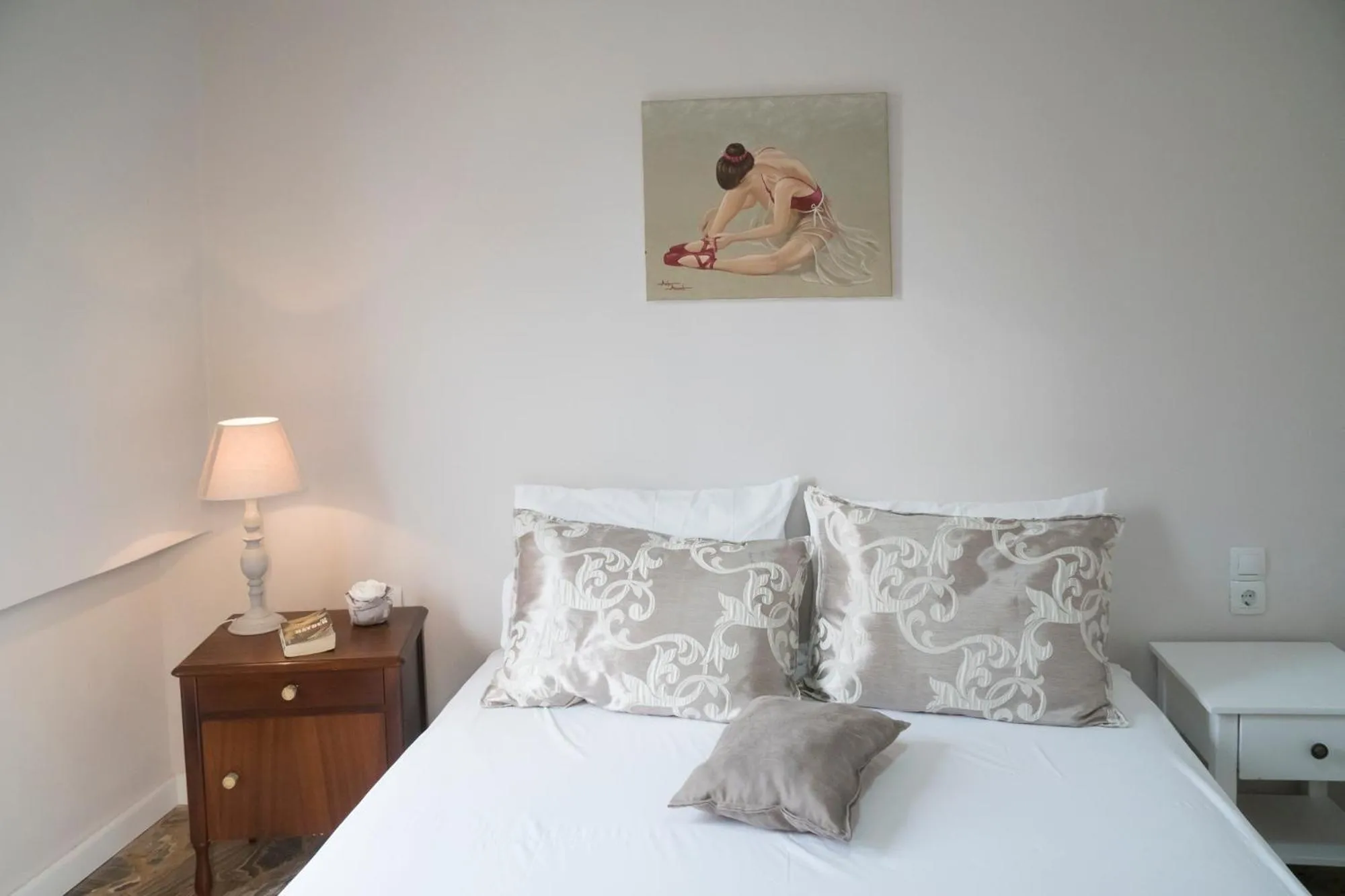 Bed in Heraklion Old Port Apartments