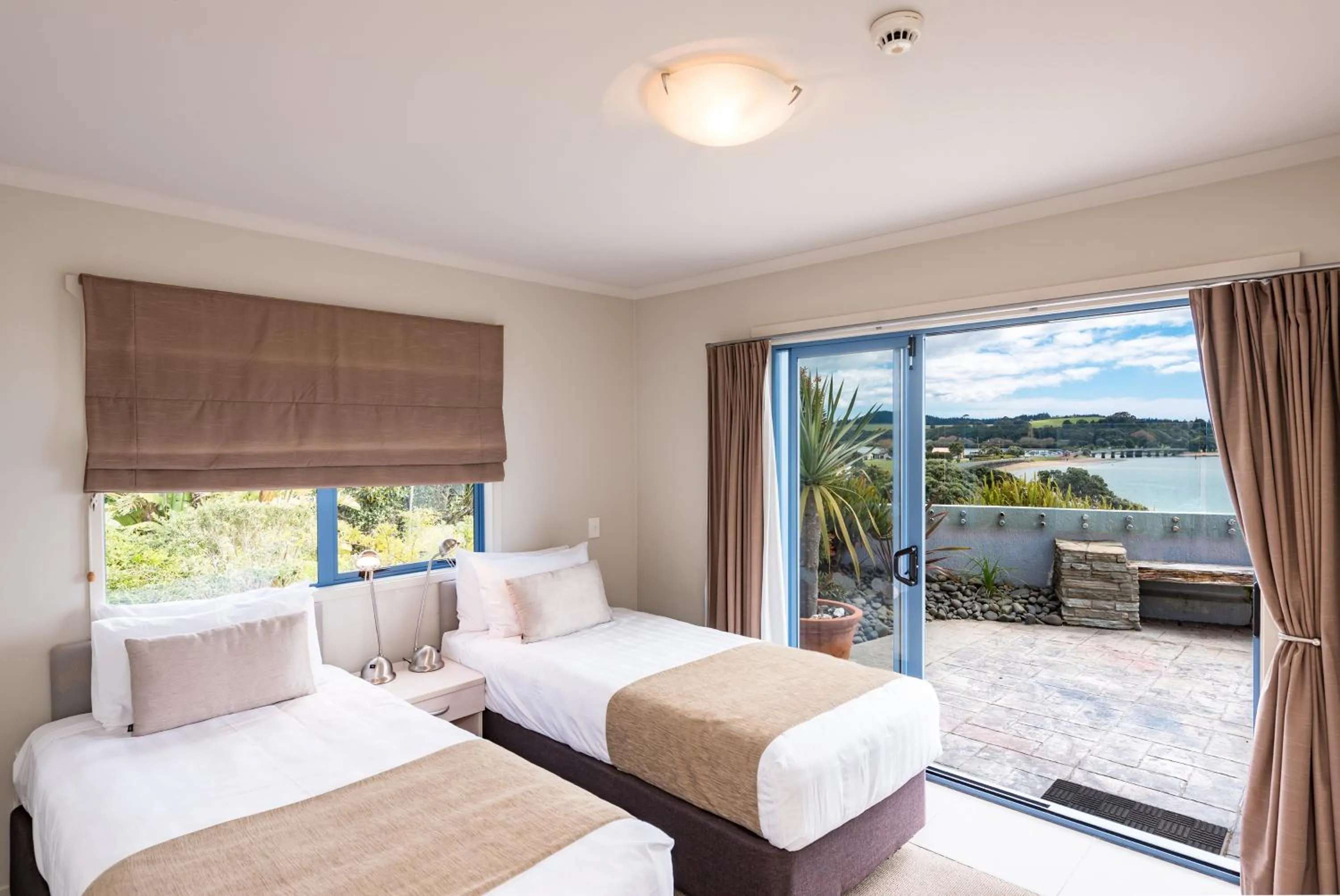 Bed in Blue Pacific Apartments