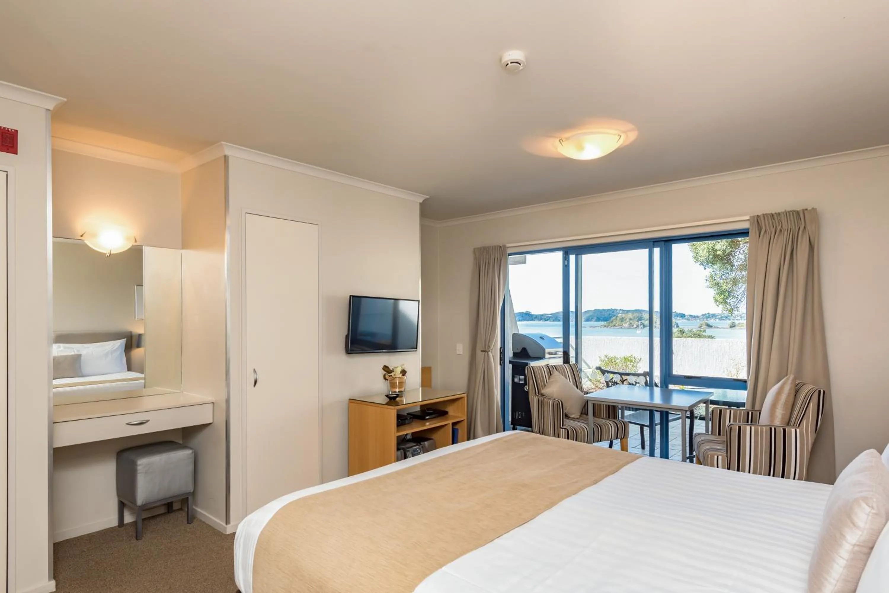 Bed in Blue Pacific Apartments