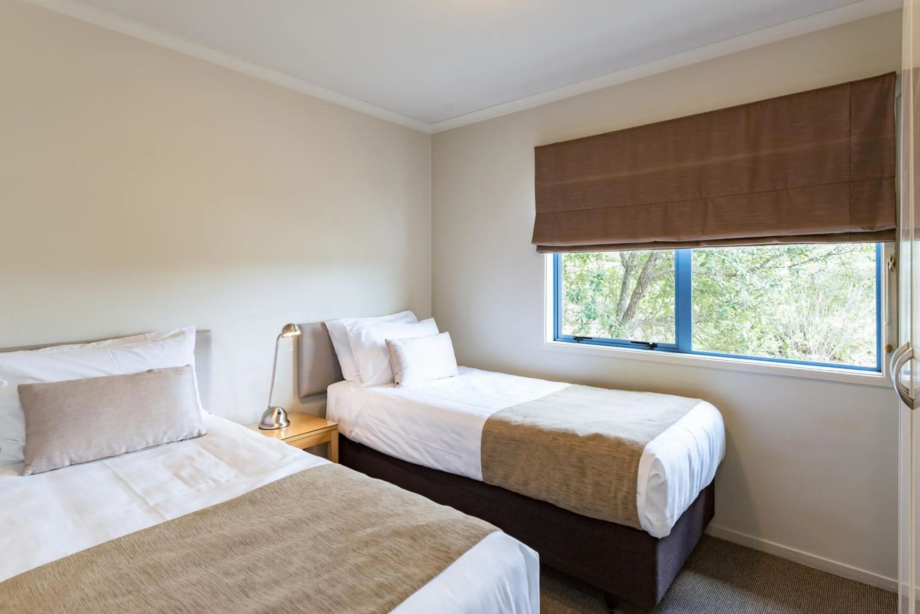 Bedroom, Bed in Blue Pacific Apartments