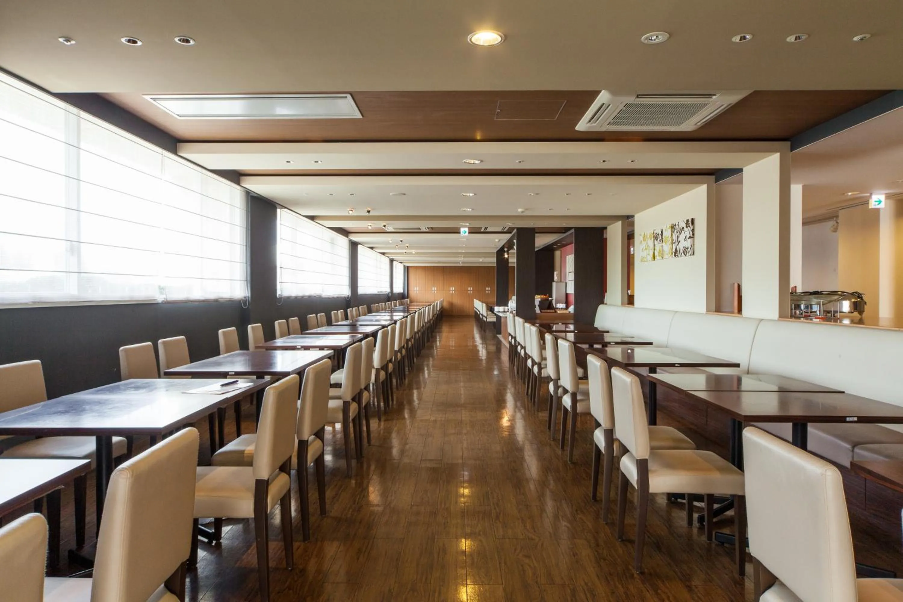 Restaurant/places to eat in MYSTAYS Shin Urayasu Conference Center