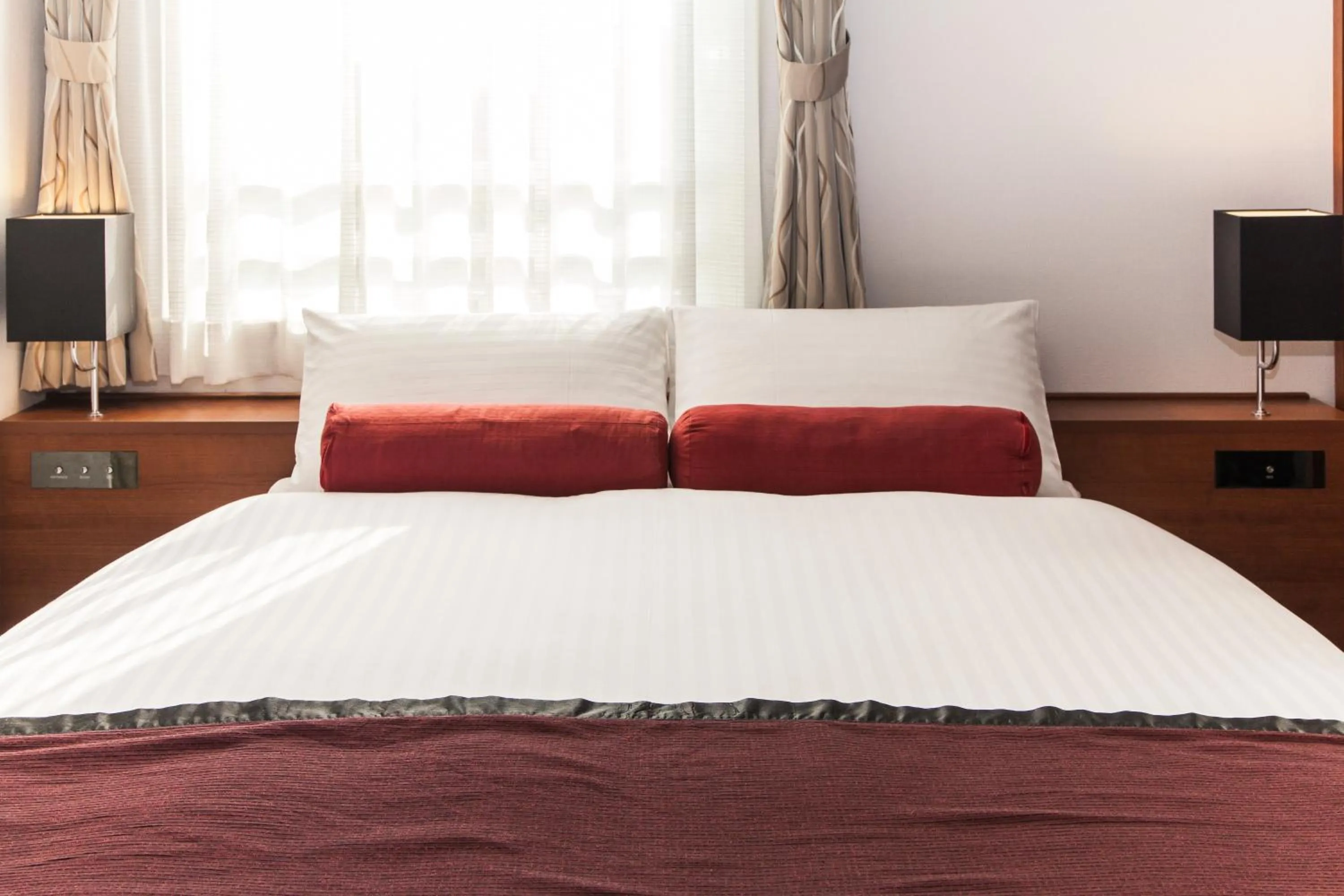 Photo of the whole room, Bed in MYSTAYS Shin Urayasu Conference Center