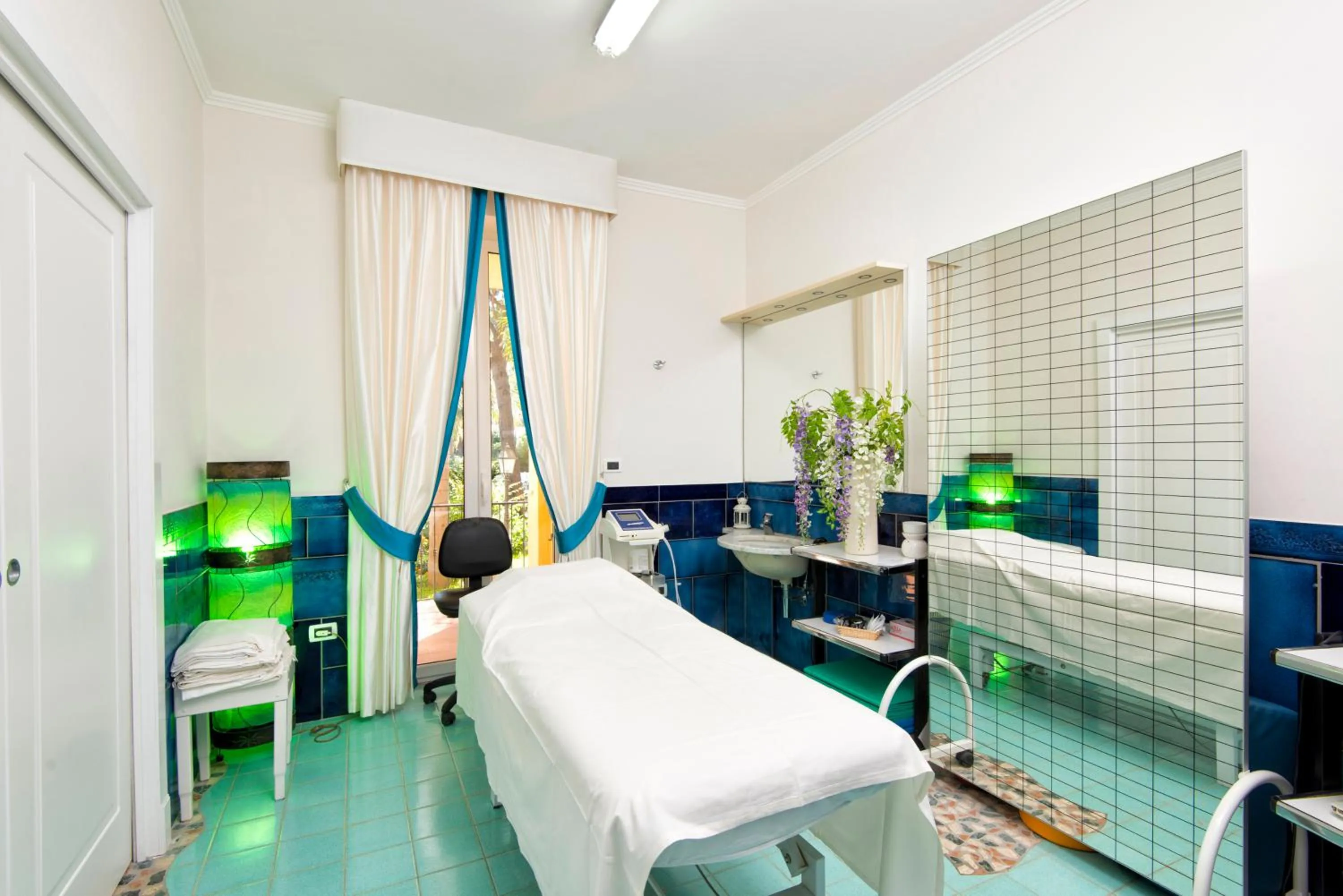 Massage in La Reginella Resort & Spa