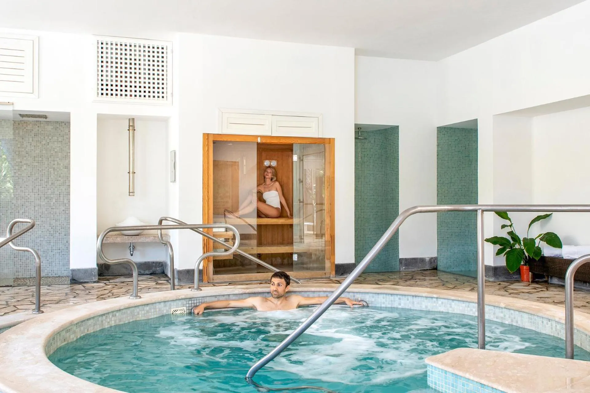 Hot Tub in La Reginella Resort & Spa