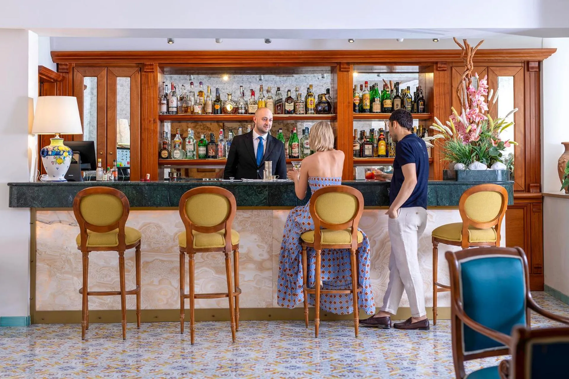Lounge or bar in La Reginella Resort & Spa
