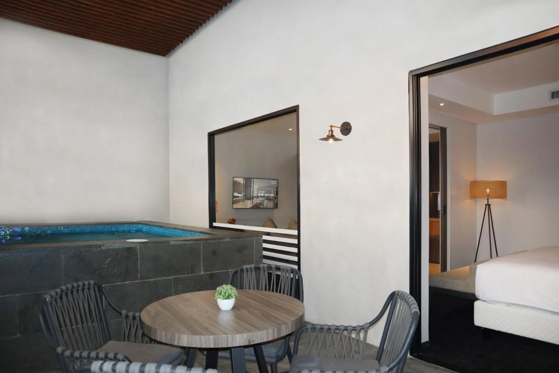 Pool view, Bed in Oakwood Suites Kuningan Jakarta