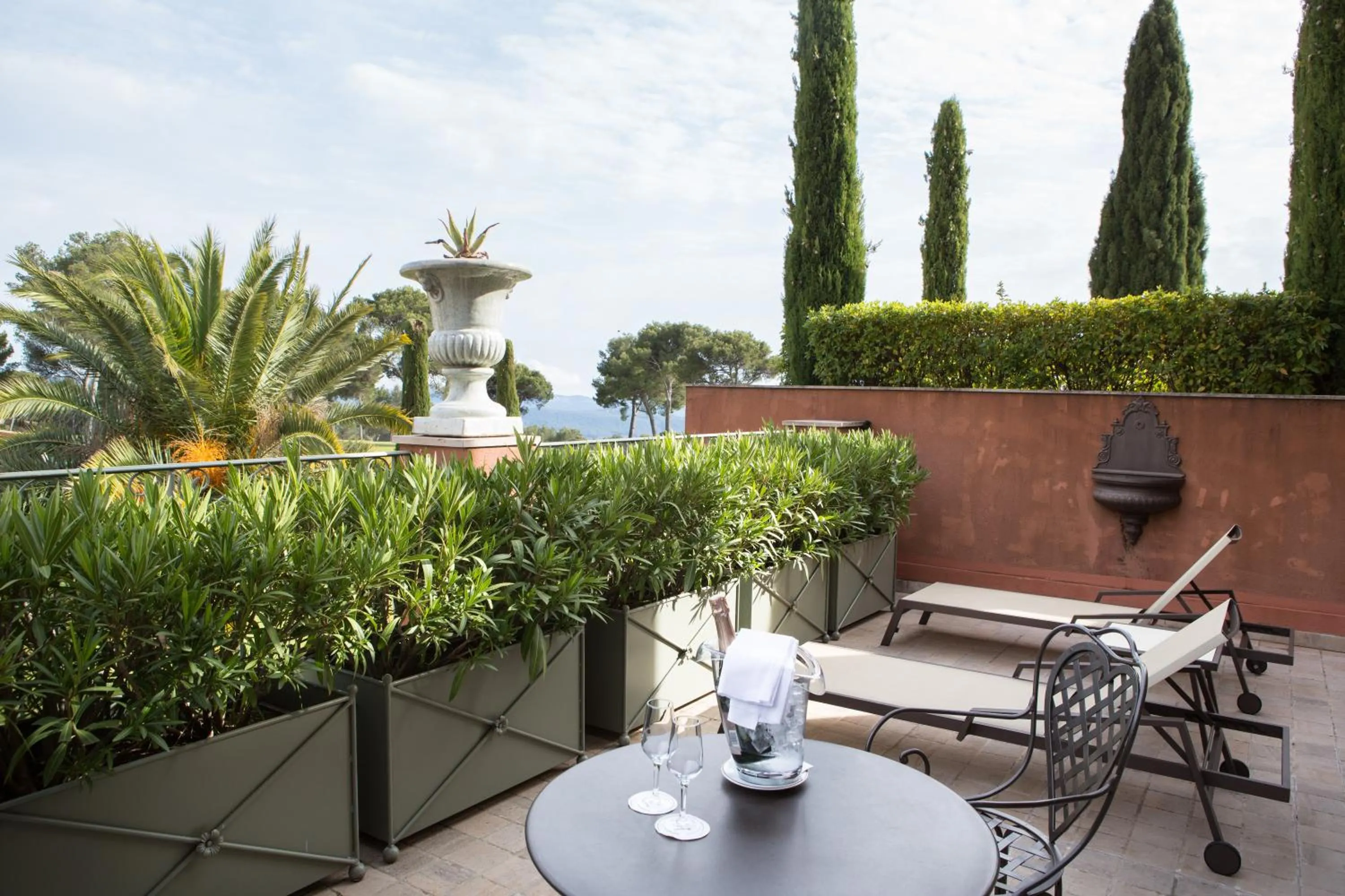 Patio in L'Hôtel & Spa du Castellet
