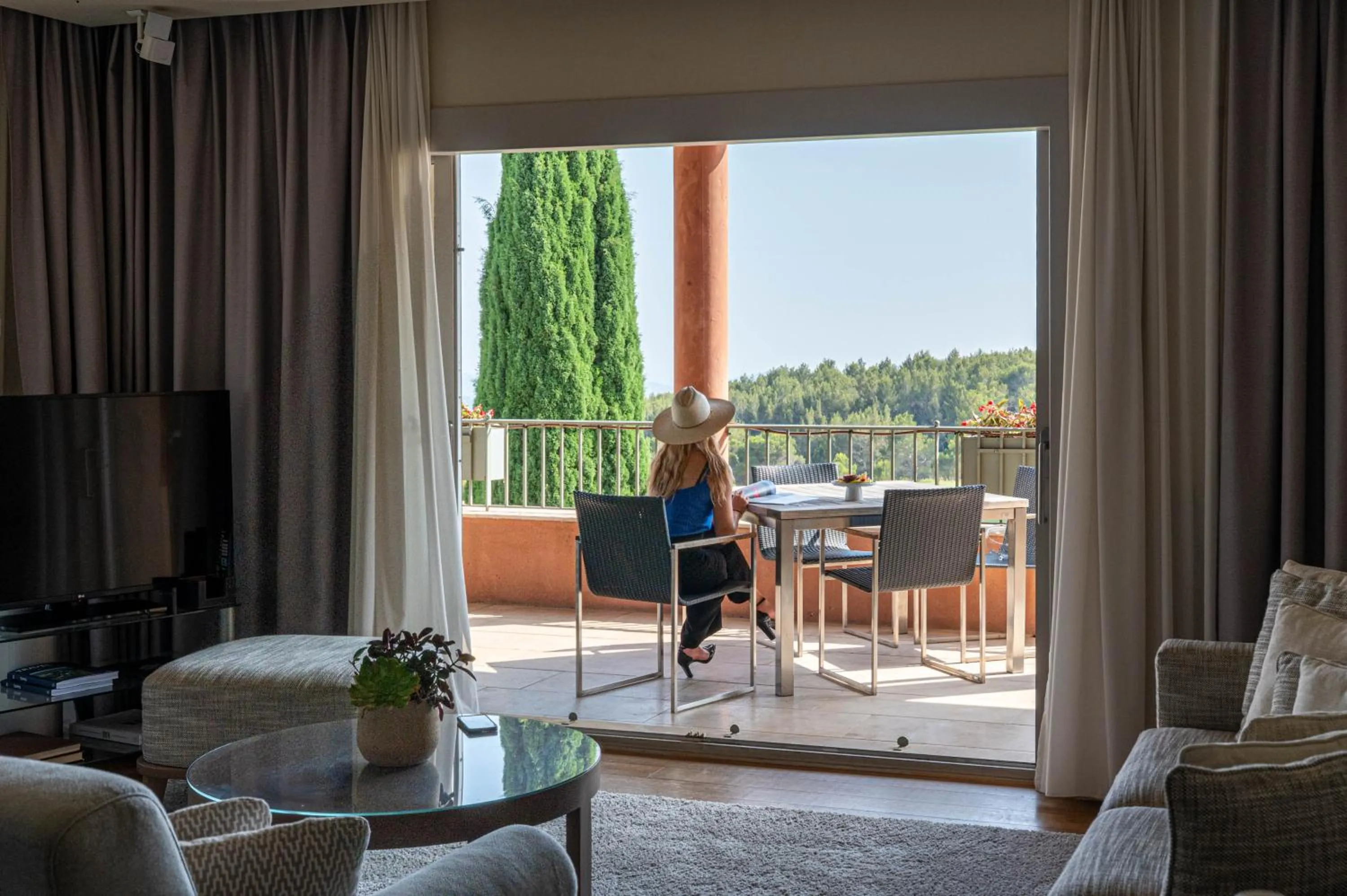Bedroom in L'Hôtel & Spa du Castellet
