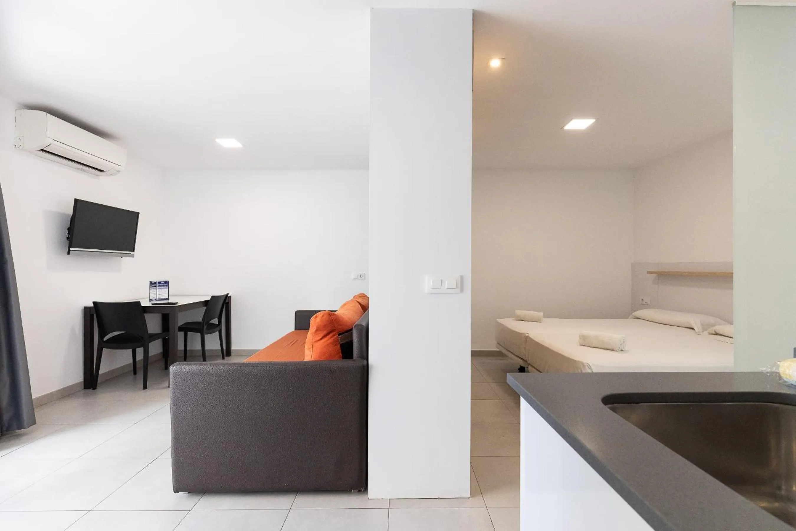 TV and multimedia in Rentalmar Aries Plus