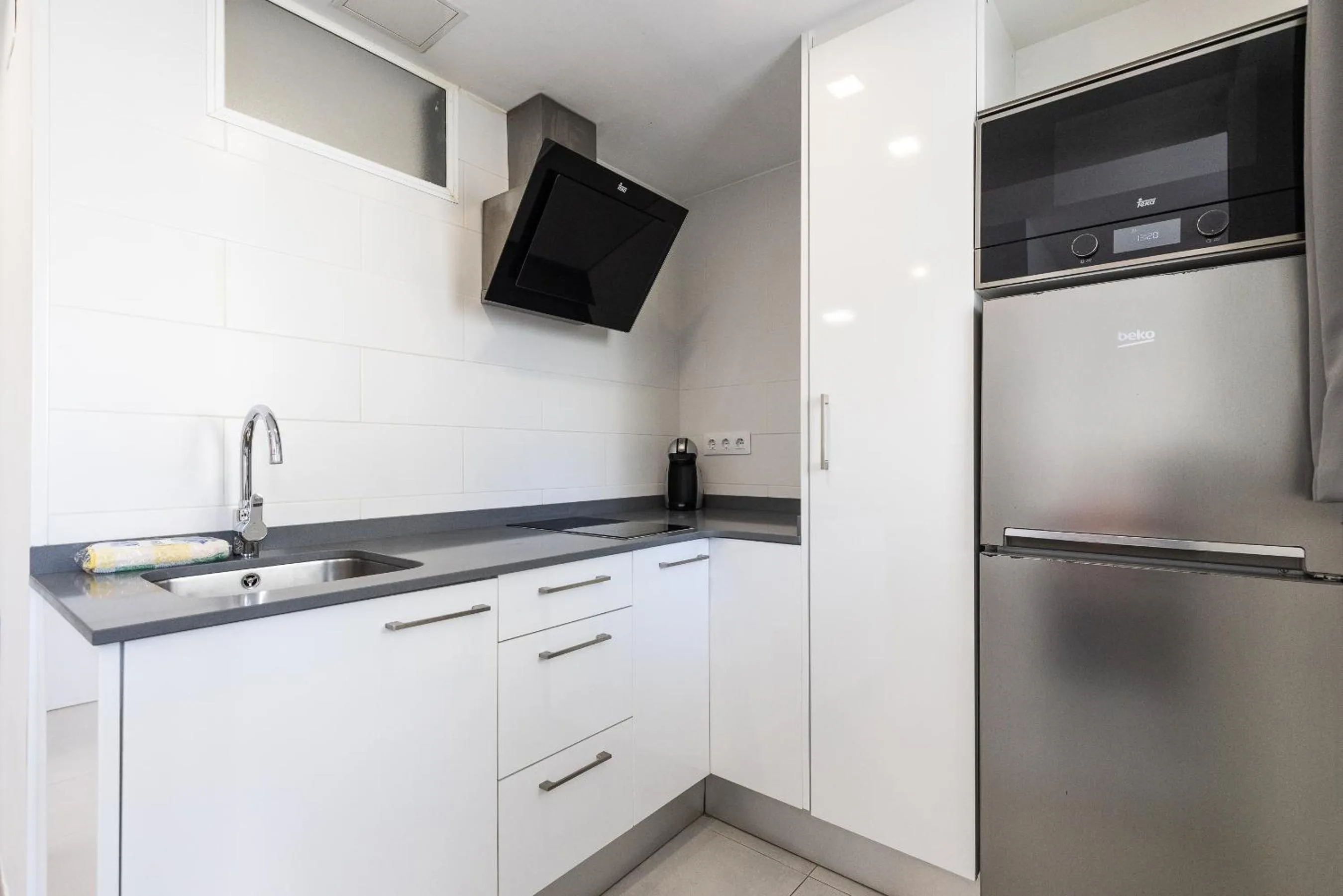 Kitchen or kitchenette in Rentalmar Aries Plus