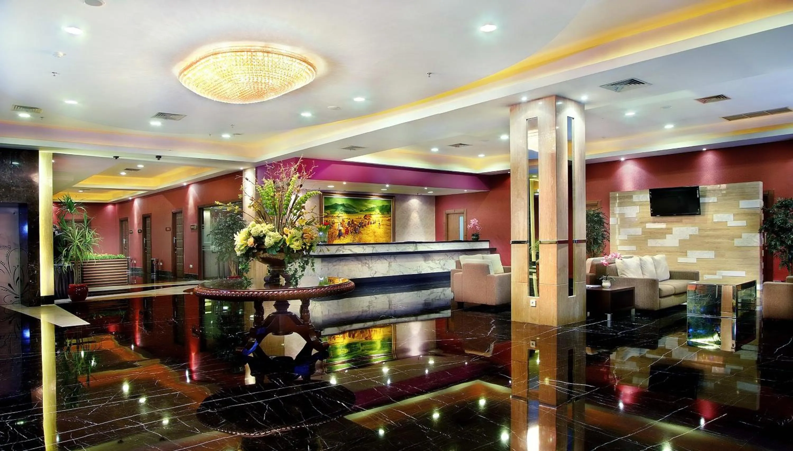 Lobby or reception in Royal Palm Hotel & Conference Center Cengkareng