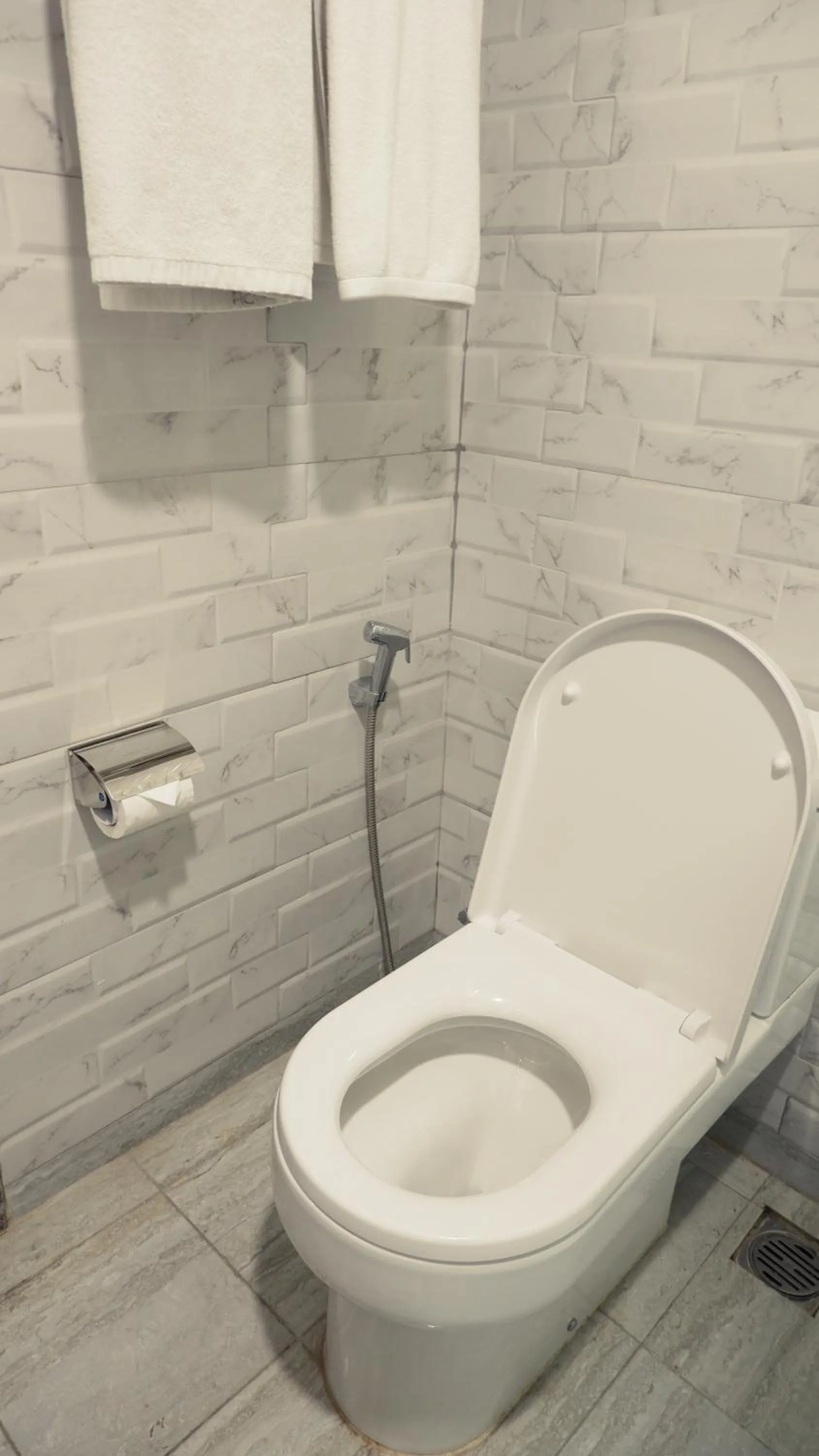 Toilet in Royal Palm Hotel & Conference Center Cengkareng