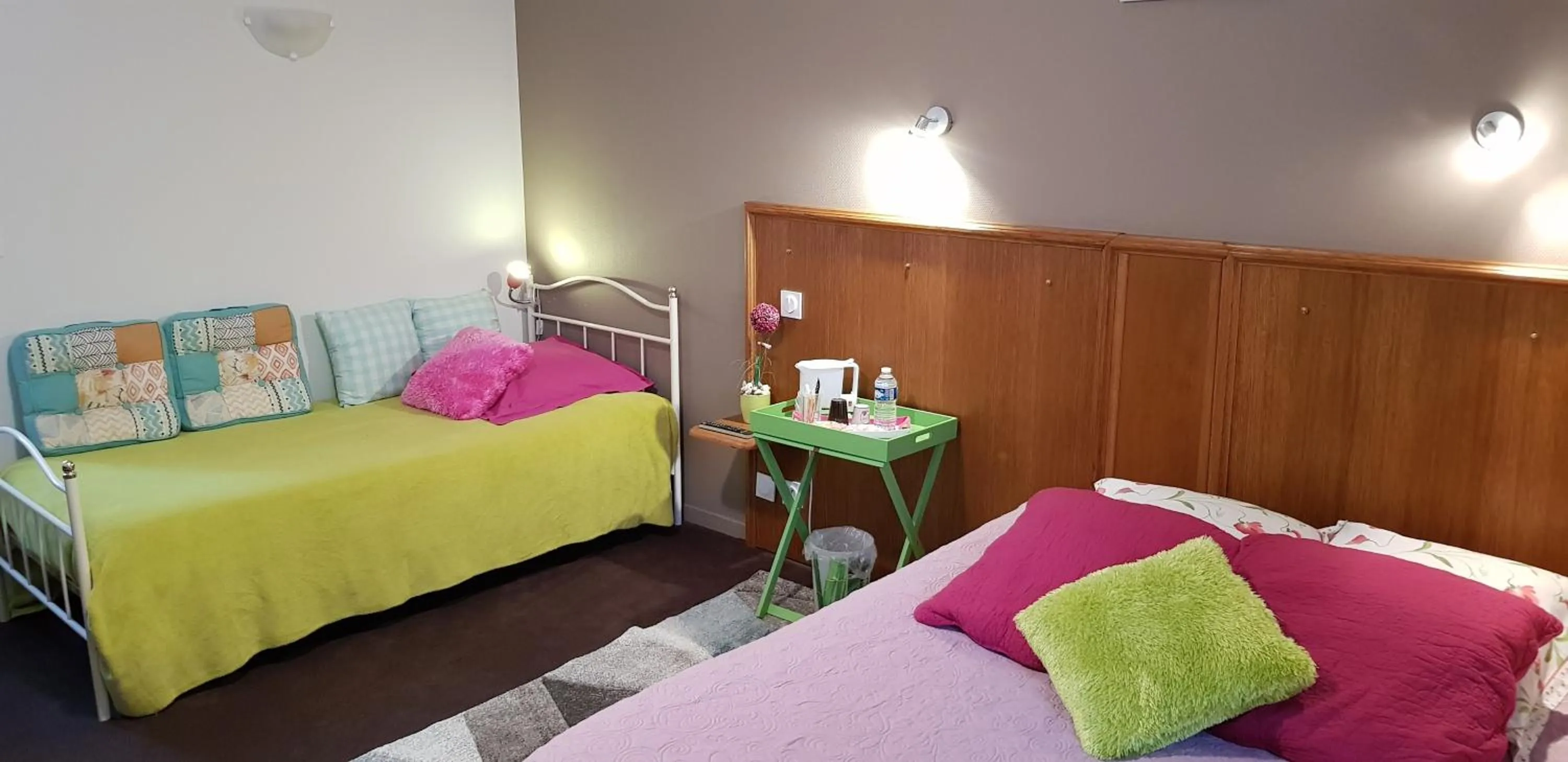 Photo of the whole room, Bed in Au Bosquet Fleuri