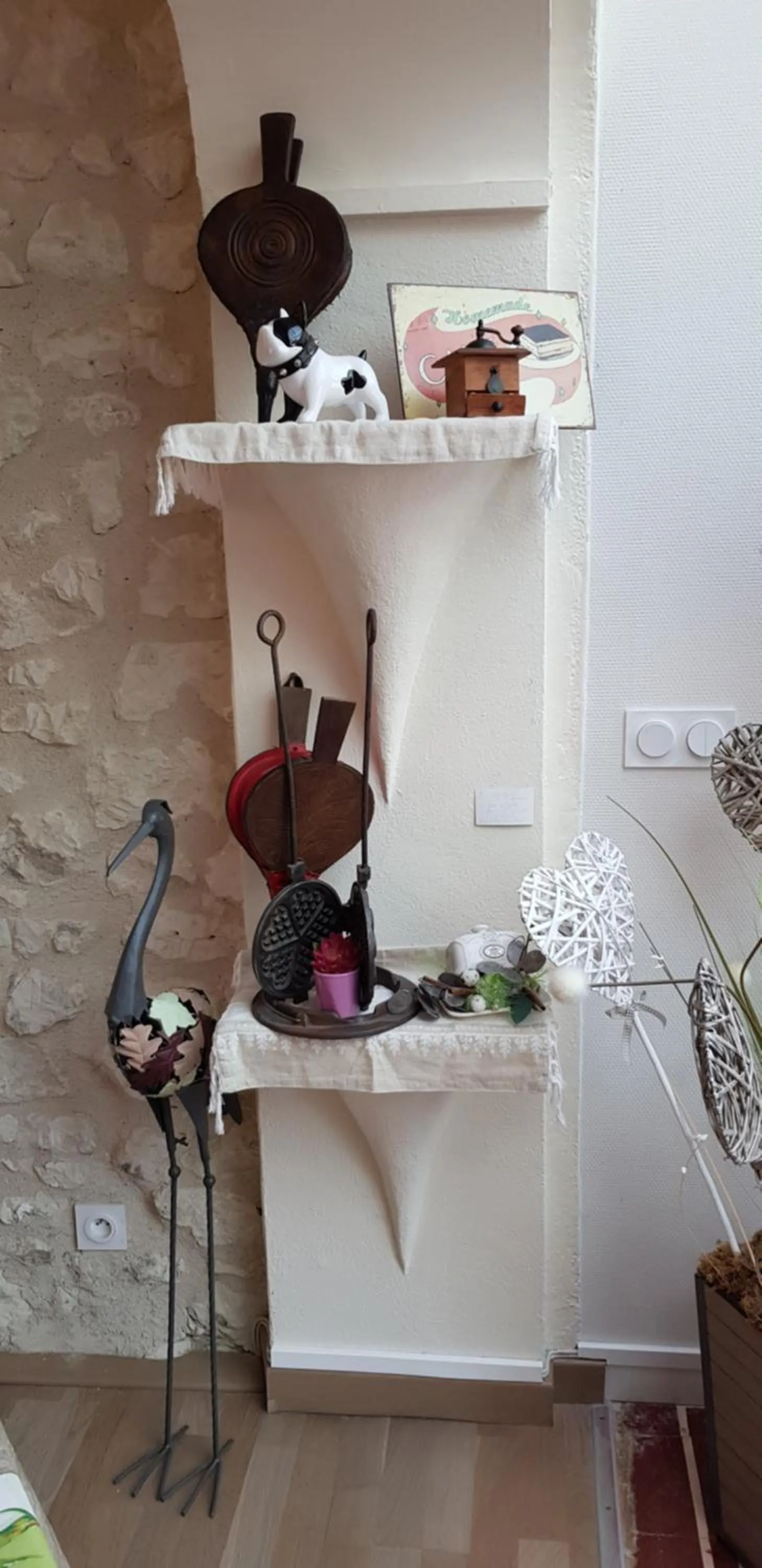 Decorative detail in Au Bosquet Fleuri