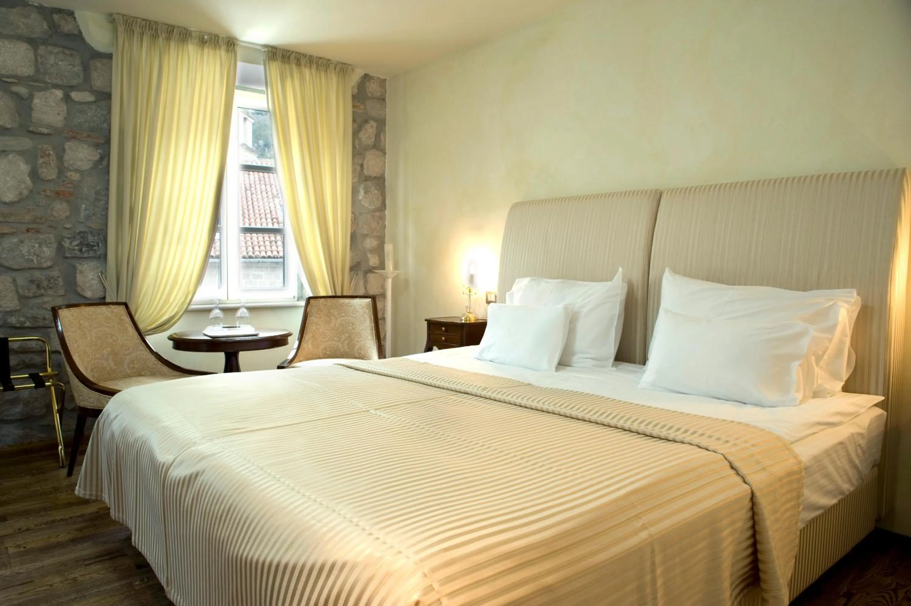 Bed in Boutique Hotel Astoria