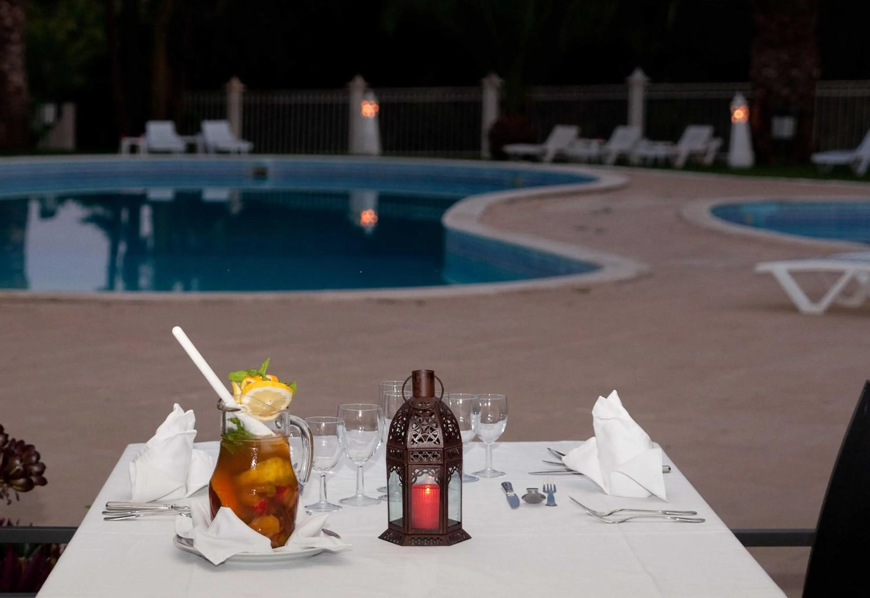 Swimming pool in Turiquintas