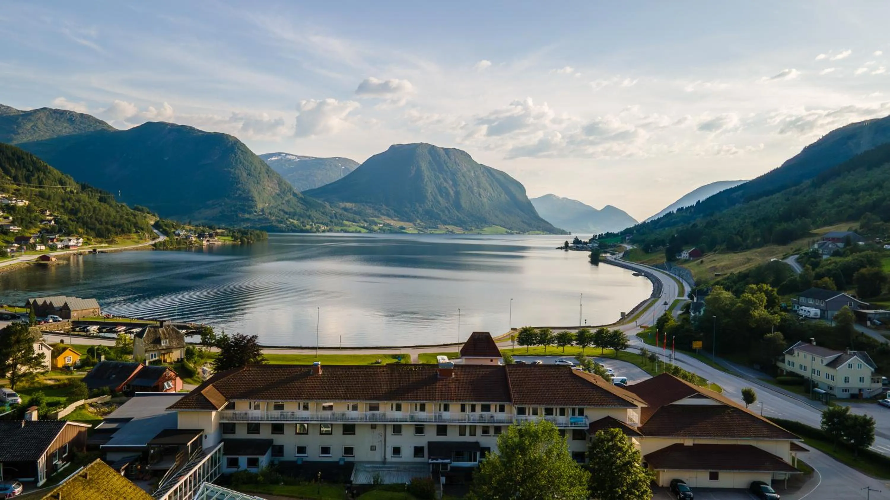 Property building in Grand Hotel Skei - Unike Hoteller