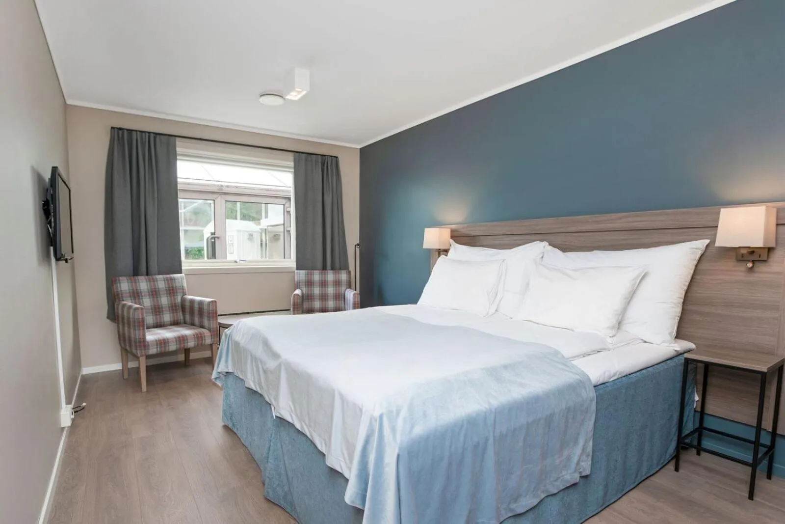 Bedroom, Bed in Thon PartnerHotel Jølster