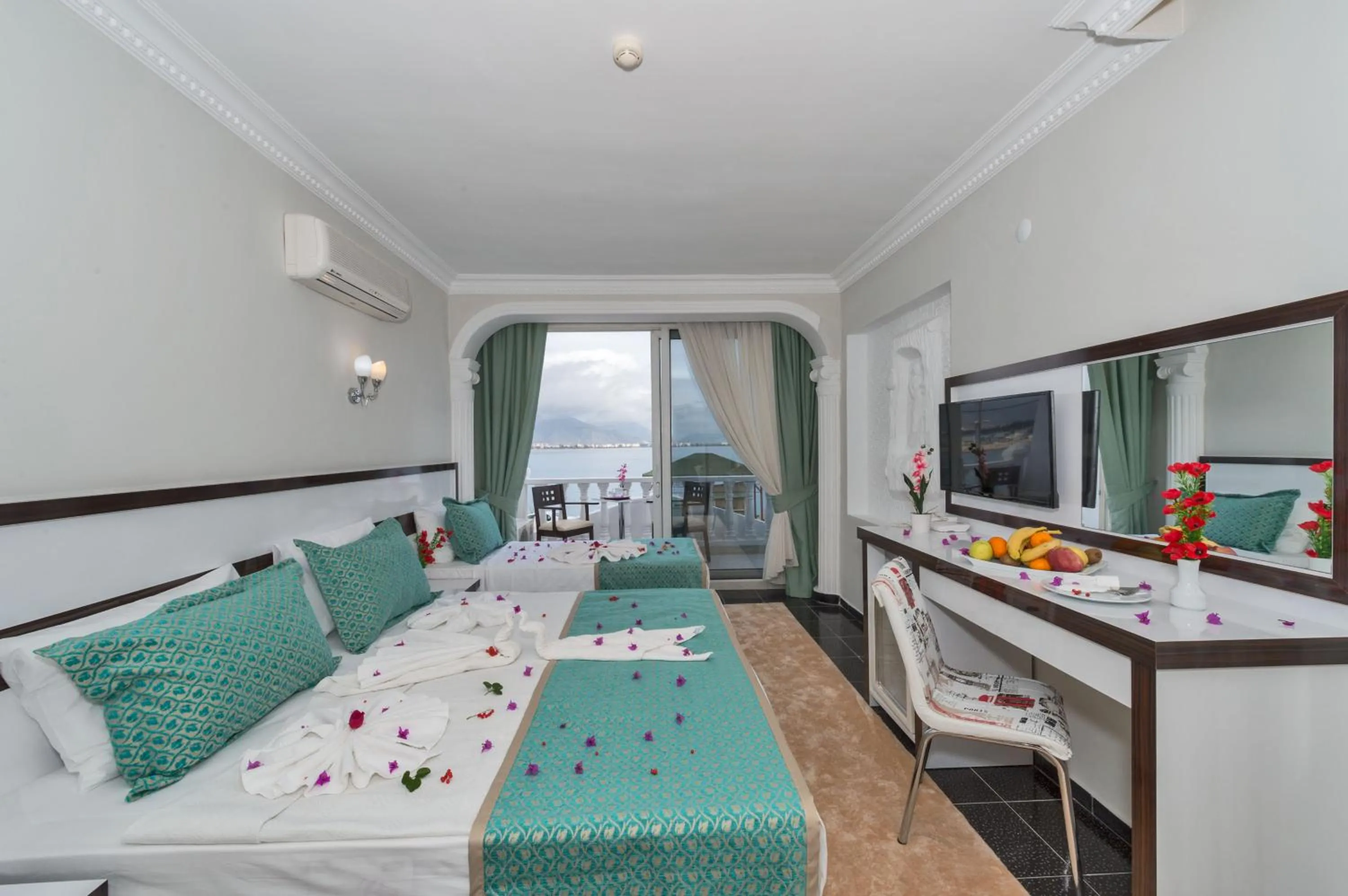 Photo of the whole room, Bed in Otel Carpe Diem Gold