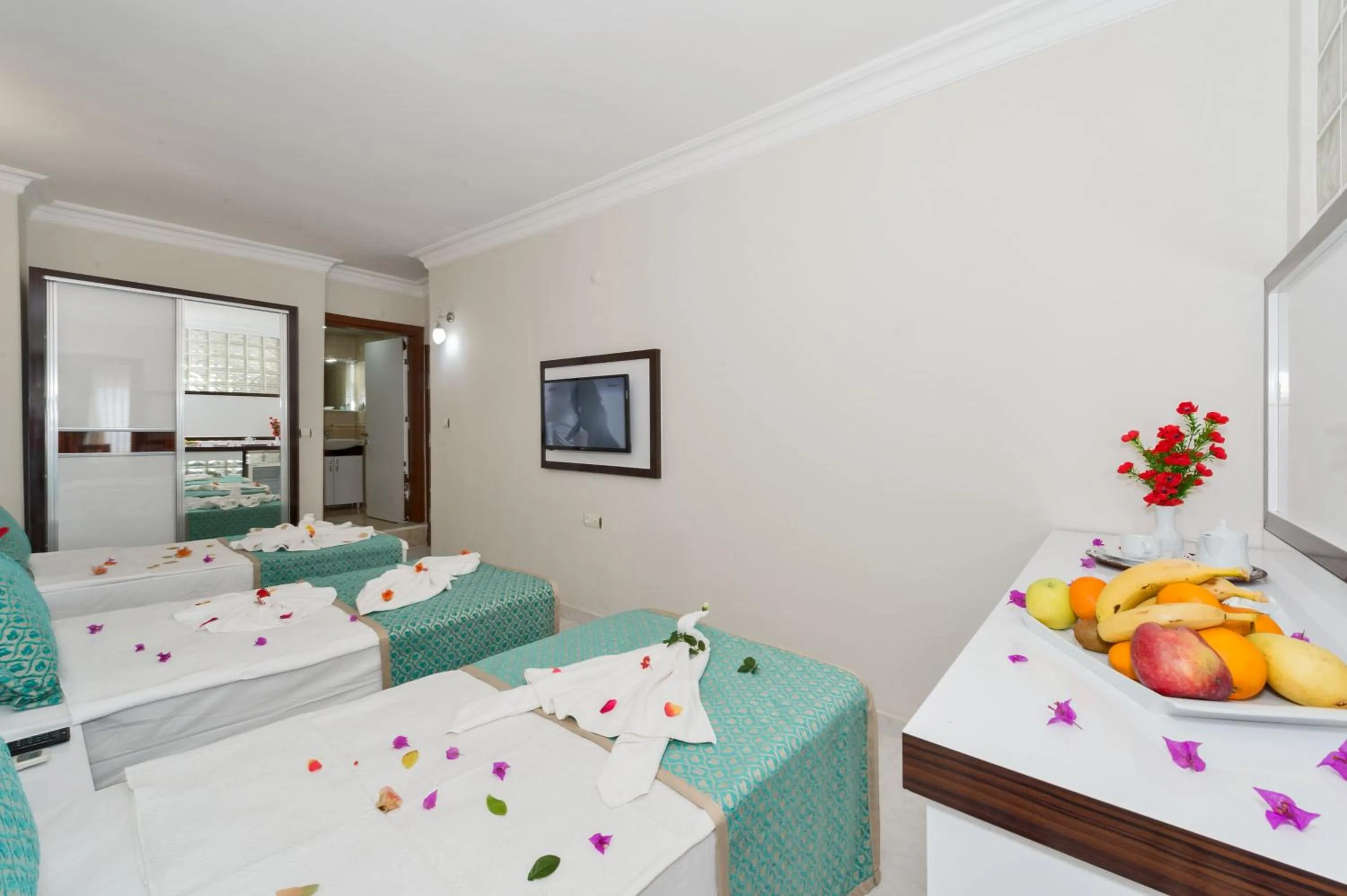 Photo of the whole room, Bed in Otel Carpe Diem Gold