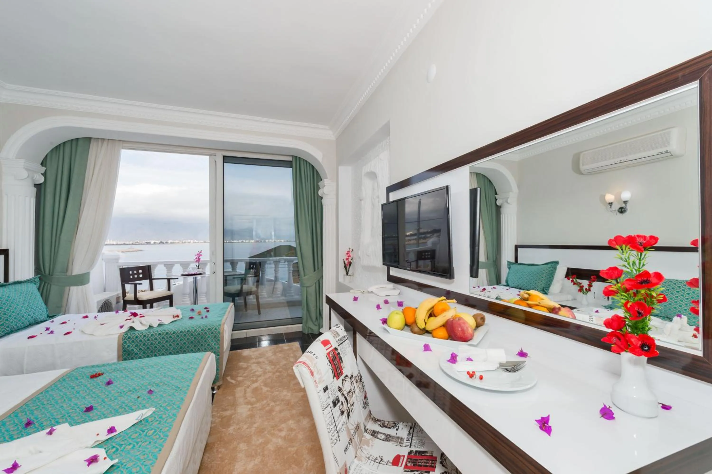 Photo of the whole room, Bed in Otel Carpe Diem Gold